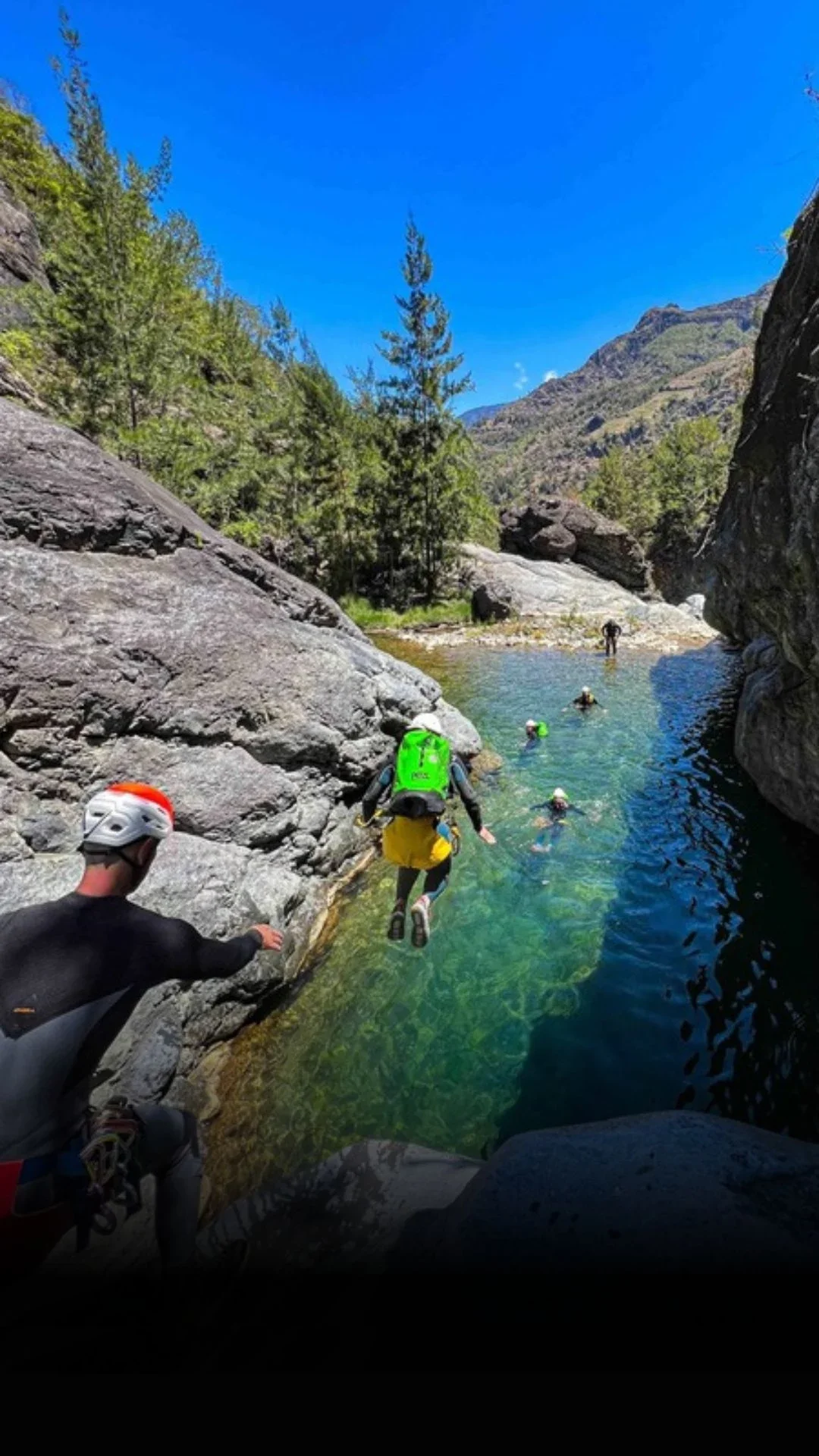 saut bra rouge fondu au noir 202KB.webp