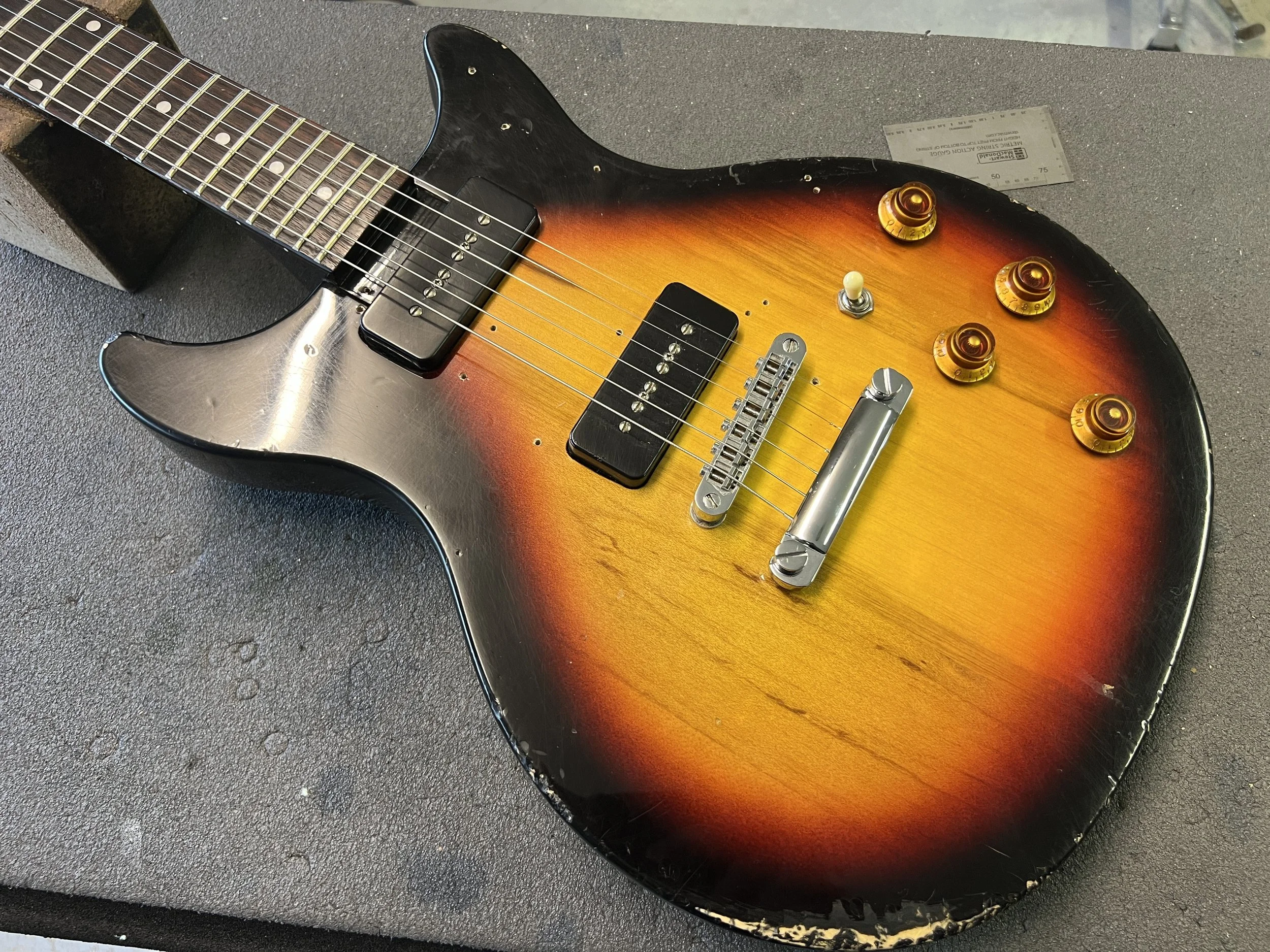 Worker Man's Les Paul Jr: The Maxitone Story