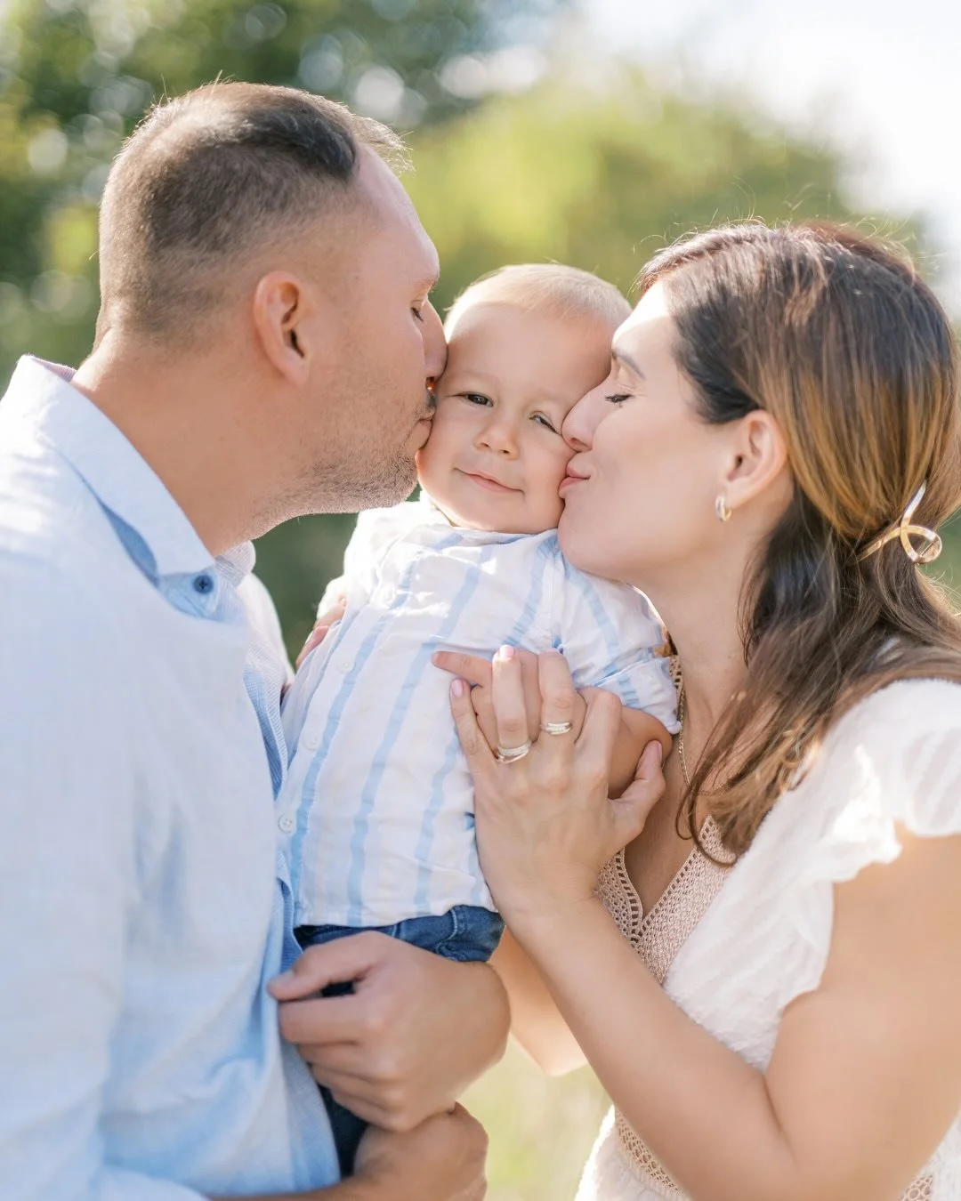 Jedno z kr&aacute;sn&yacute;ch posledn&iacute;ch z&aacute;řijov&yacute;ch focen&iacute; venku k miln&iacute;ku prvn&iacute;ho roku.

Věc, kterou na focen&iacute; děti absolutně miluju - ta jejich autenticita. Ať už je to sm&iacute;ch popadaj&iacute;c