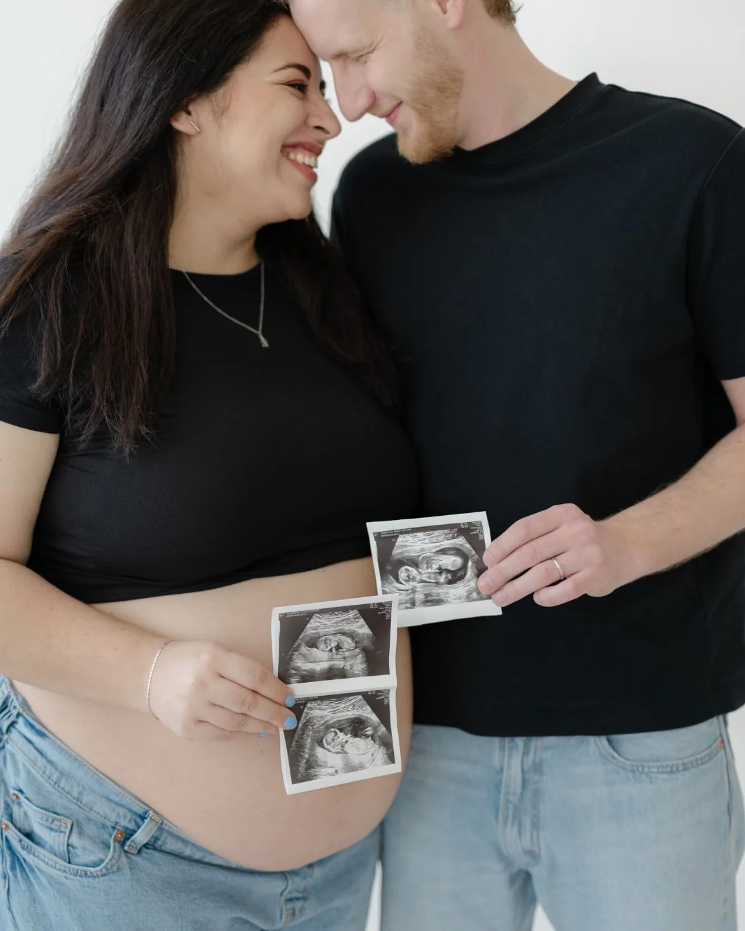 Vytvořit vzpom&iacute;nky na pup&iacute;k pro tuhle n&aacute;dhernou dvojku mě neuvěřitelně bavilo. Obzvl&aacute;&scaron;ť kr&aacute;sn&yacute; velk&yacute; &uacute;směv D&aacute;&scaron;ky mě tot&aacute;lně chytil za srdce 🤍 Jestli tenhle &uacute;s