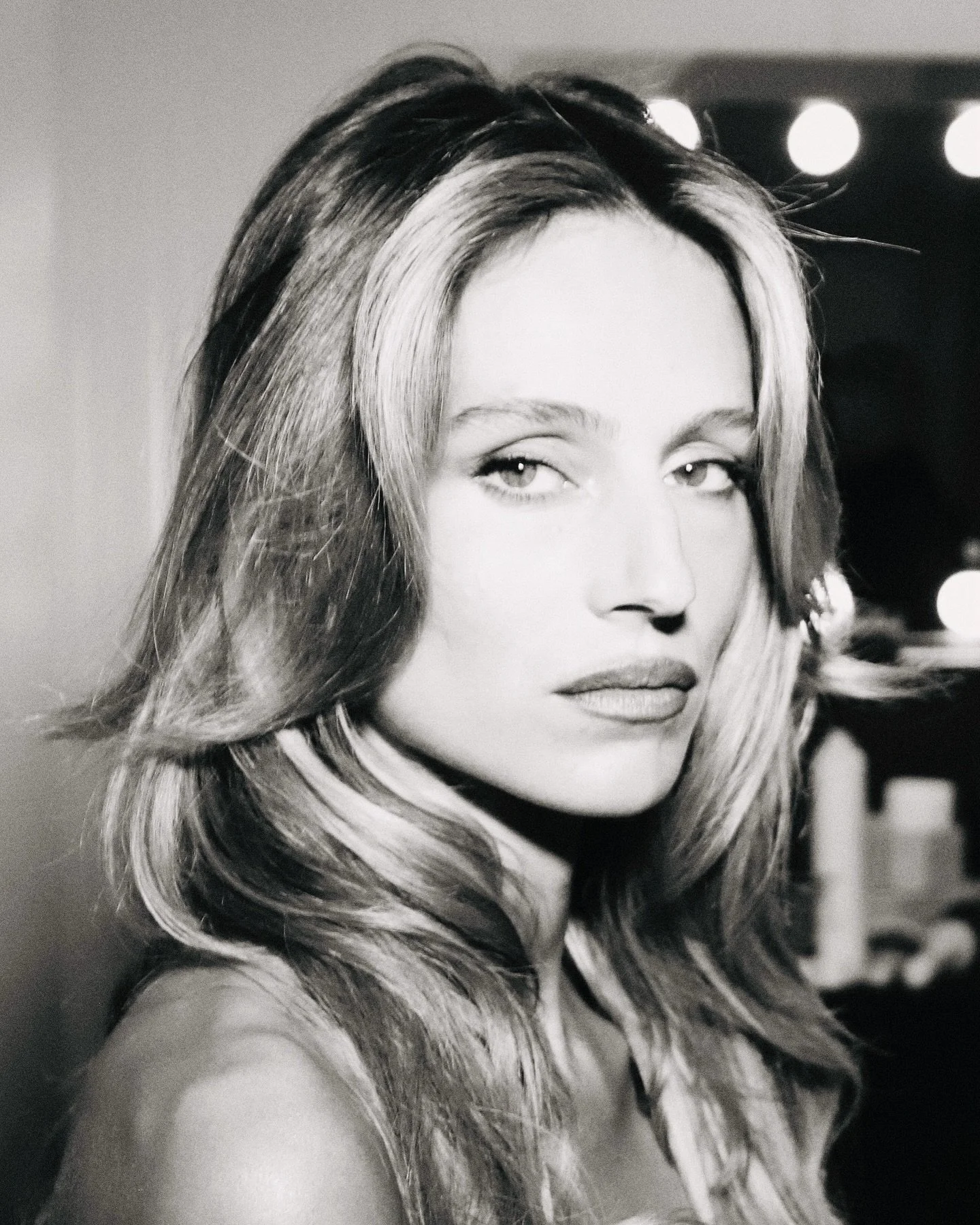 perfect on and off stage @celinevanheel @benidormfest_rtve 
hair @dannizu @authenticbeautyconcept.spain 
makeup @byluciasanchez @narsissist