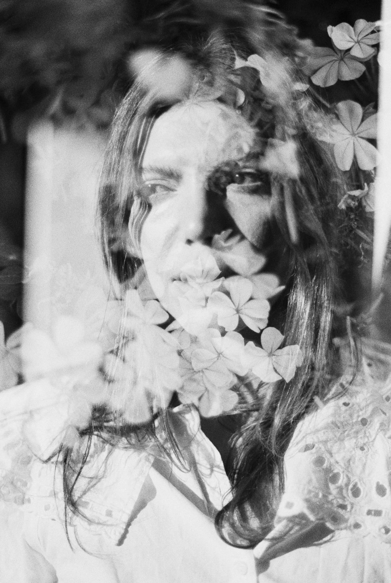 Carolina_by_MariaShumanovich_Web_3225 - 2025.11.18 - Maria Kozelska - Ilford HP5-24.png