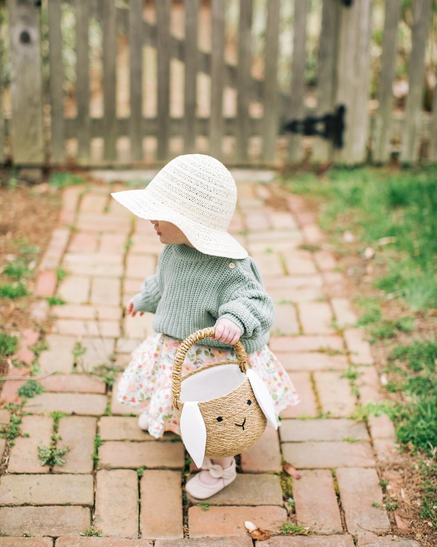 God&rsquo;s grace is upon us 🙏🏼✝️💞 thankful for this peaceful weekend and time spent with the ones we love. Happy Easter 2024 ☀️☀️☀️

#lewesdelaware #zekeclark #thisisdelaware #delawarefamilyphotographer #rehobothbeach #easterweekend #easteroutfit