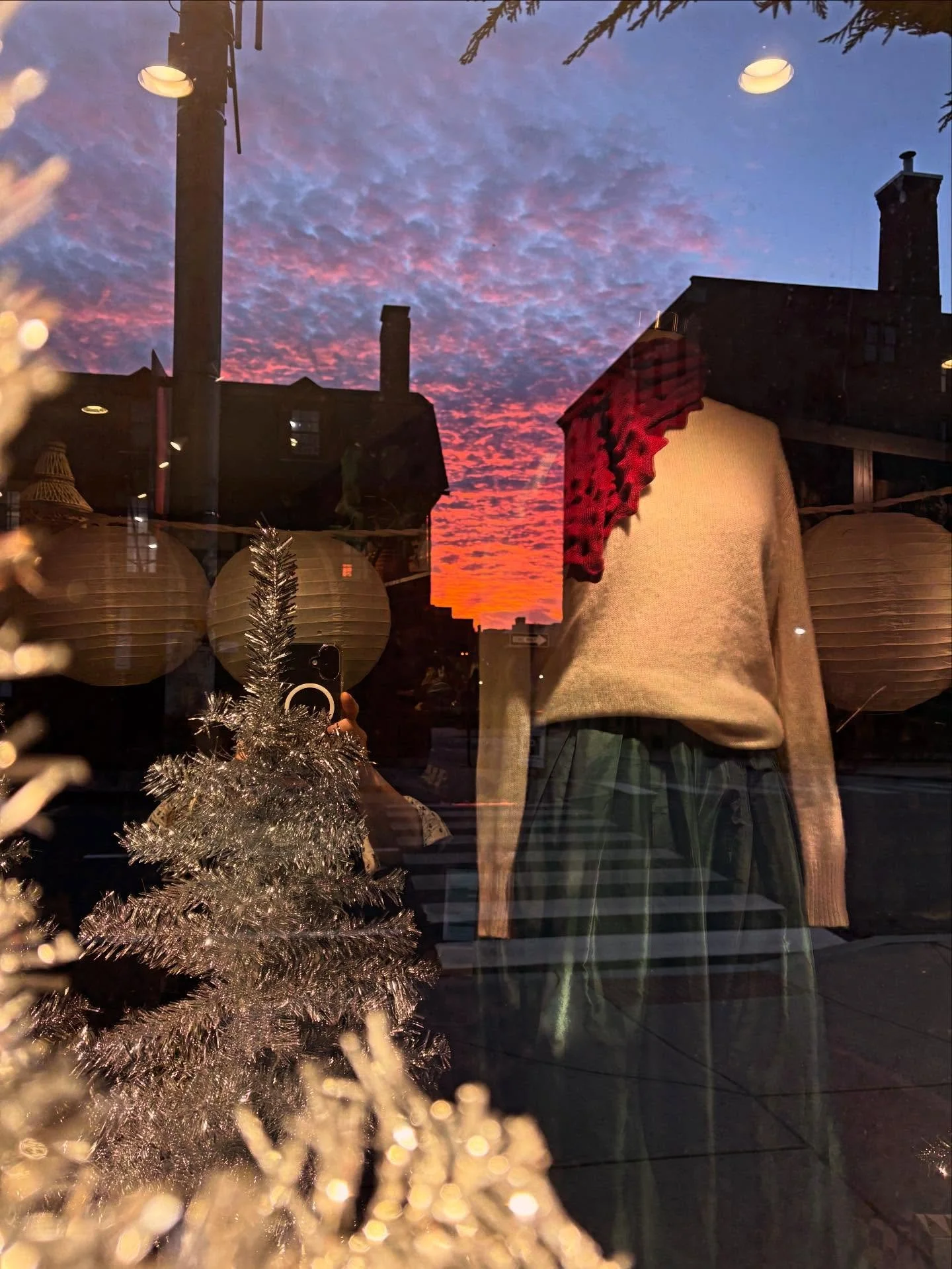 ✨goodnight store✨ so grateful for all that reached out, showed up and supported this lil small business. it was a beautiful day! ✨💛🐅