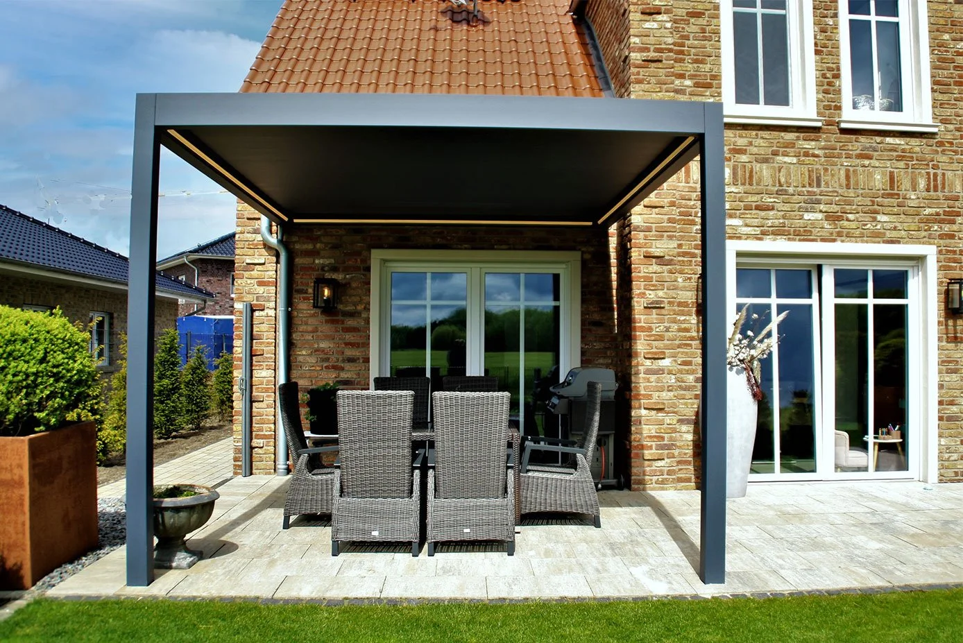 neat-annex-aluminium-pergolas-south-wales.jpg