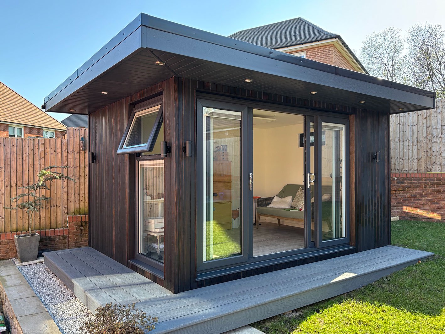 garden-office-pod-with-sliding-doors-cardiff.jpg.jpg