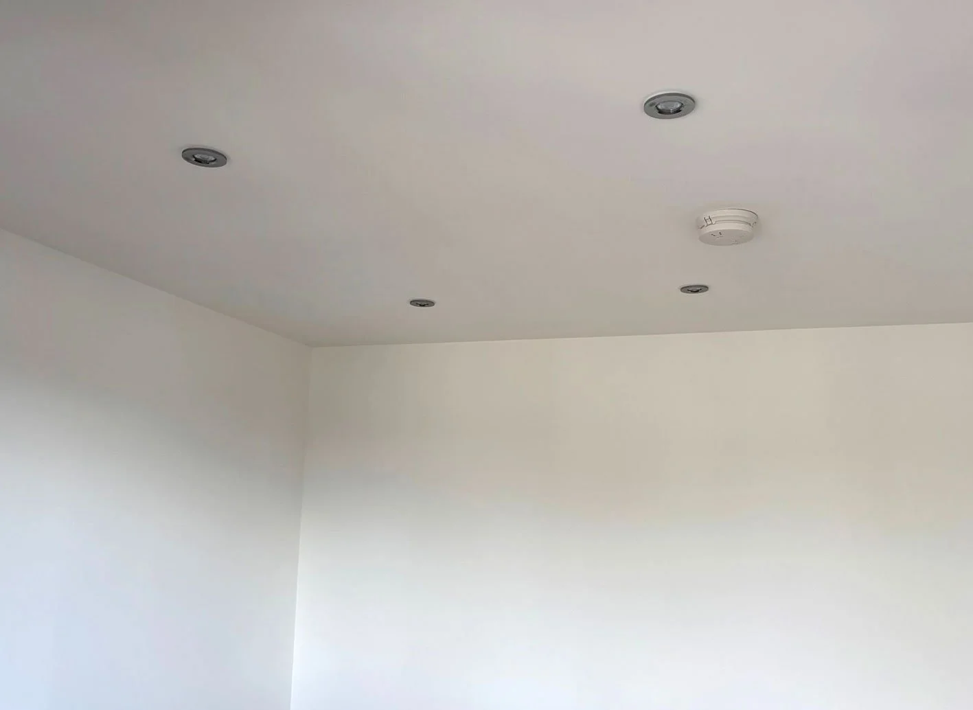 plastered-and-painted-ceiling-integral-lighting-garden-studio.jpg