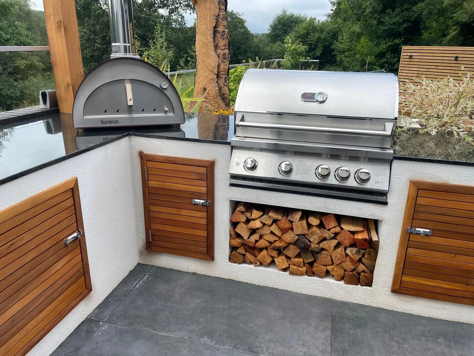 premium-outdoor-kitchen-installation-newport-modern-garden.jpeg