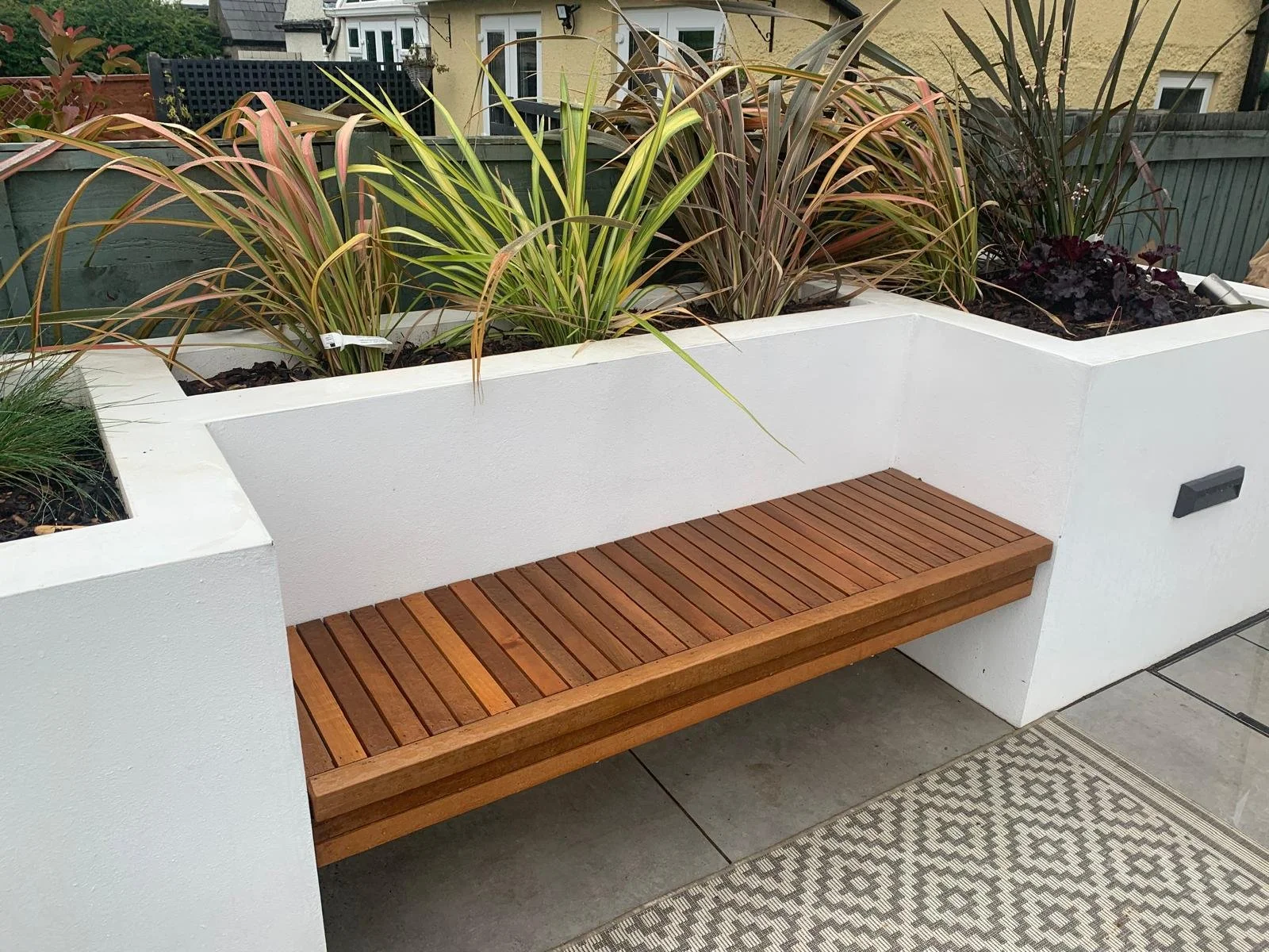 floating-timber-bench-seating-cardiff-modern-garden.jpeg