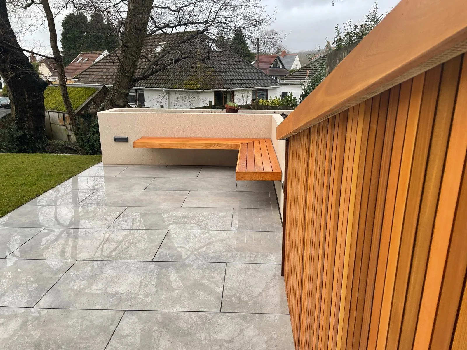 bespoke-hardwood-bench-seating-cedar-landscaped-garden.jpeg