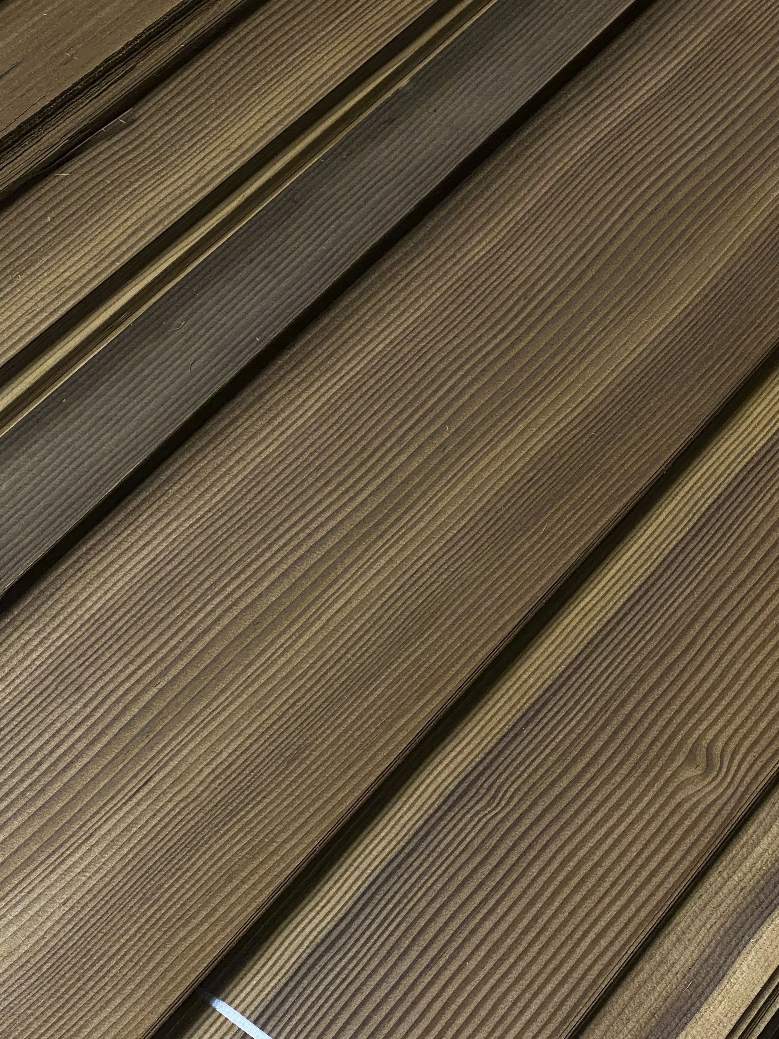 Smoked straight-grain pine