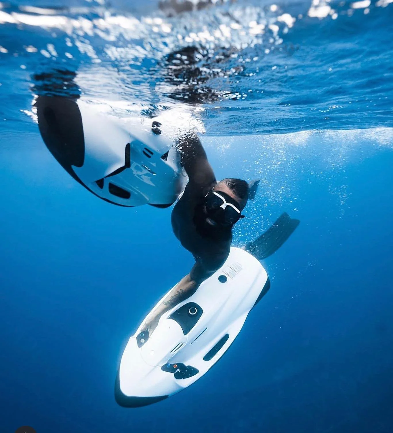 Spend a day underwater with @amelstak and his @curacao_seabob_adventures! Turtle tours, maybe a cave tour, or go paddle boarding. It&rsquo;s one of our favorite activities ☀️

Photo by @alaaaia @storiesofcontent