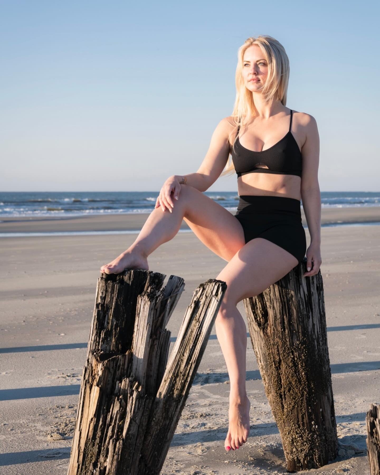 Hi 👋🏻 I&rsquo;m Amanda, founder of OberFit 💚⁣
⁣
As a former NBA dancer turned NASM Certified Trainer and passionate mental health advocate, I&rsquo;m excited to have taken the leap from the corporate life to bring my expertise and enthusiasm to Ch