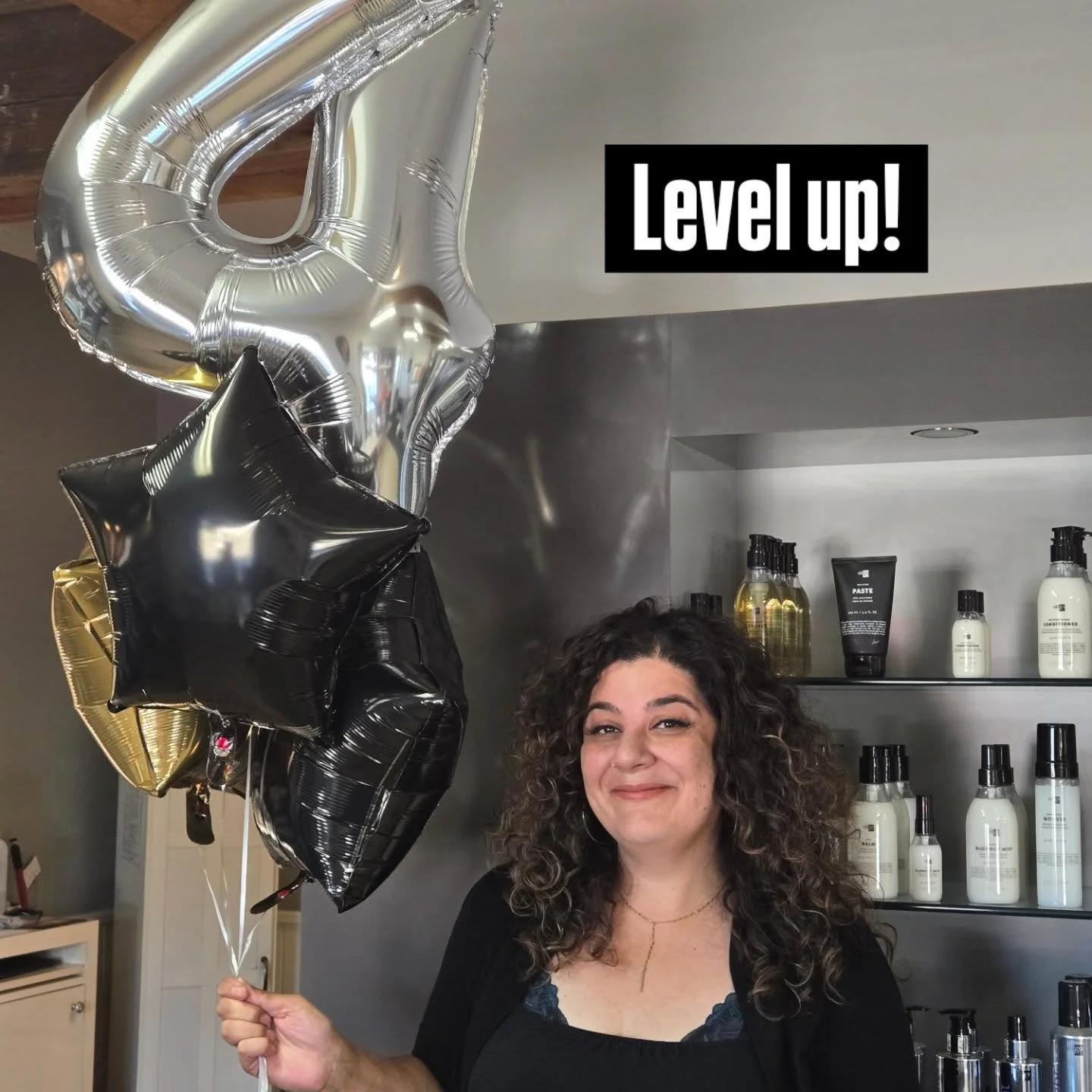 Another BIG CONGRATULATIONS! 🎉🥳Sharon has leveled up to level 4! ⭐️
Can you tell our stylists were super busy this summer?!?! The promotions keep on rolling!