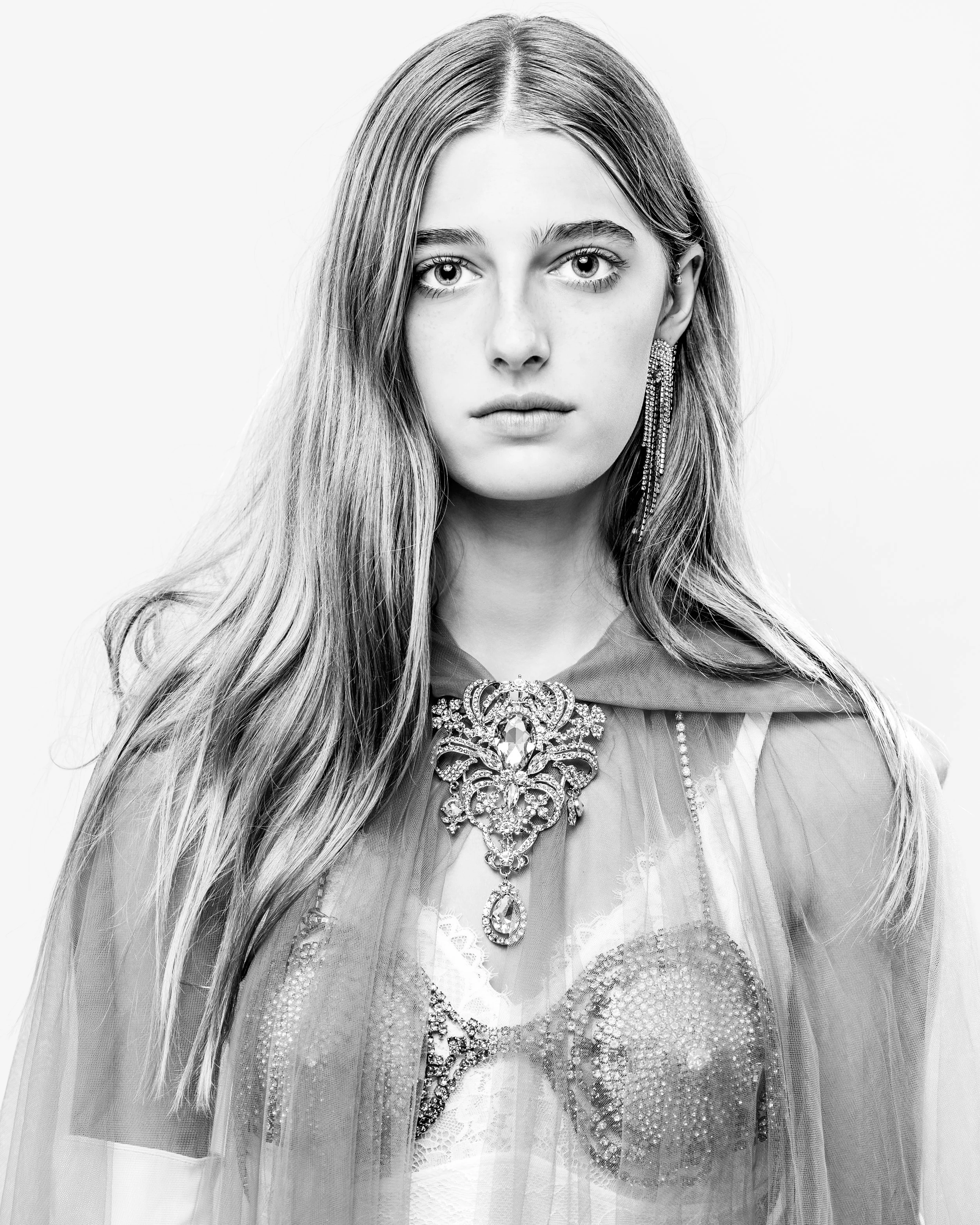 amylu-style-beauty-mia-green-b&w-6218.jpeg