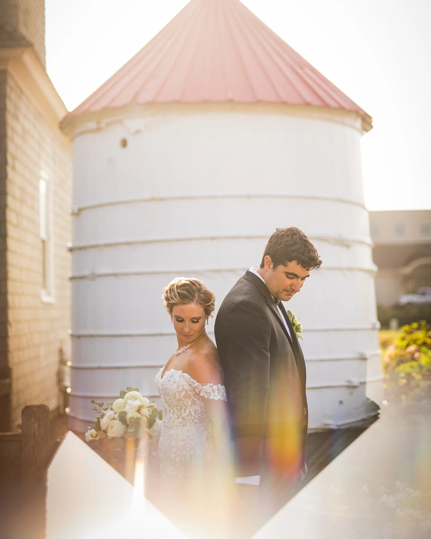 This wedding was such a dream! We absolutely loved Karen &amp; John&rsquo;s intimate wedding at The Sanderling (including John&rsquo;s rad 4-Runner) 🤩 
These two were the absolute sweetest and thank you for sharing your story with us! We were so hap