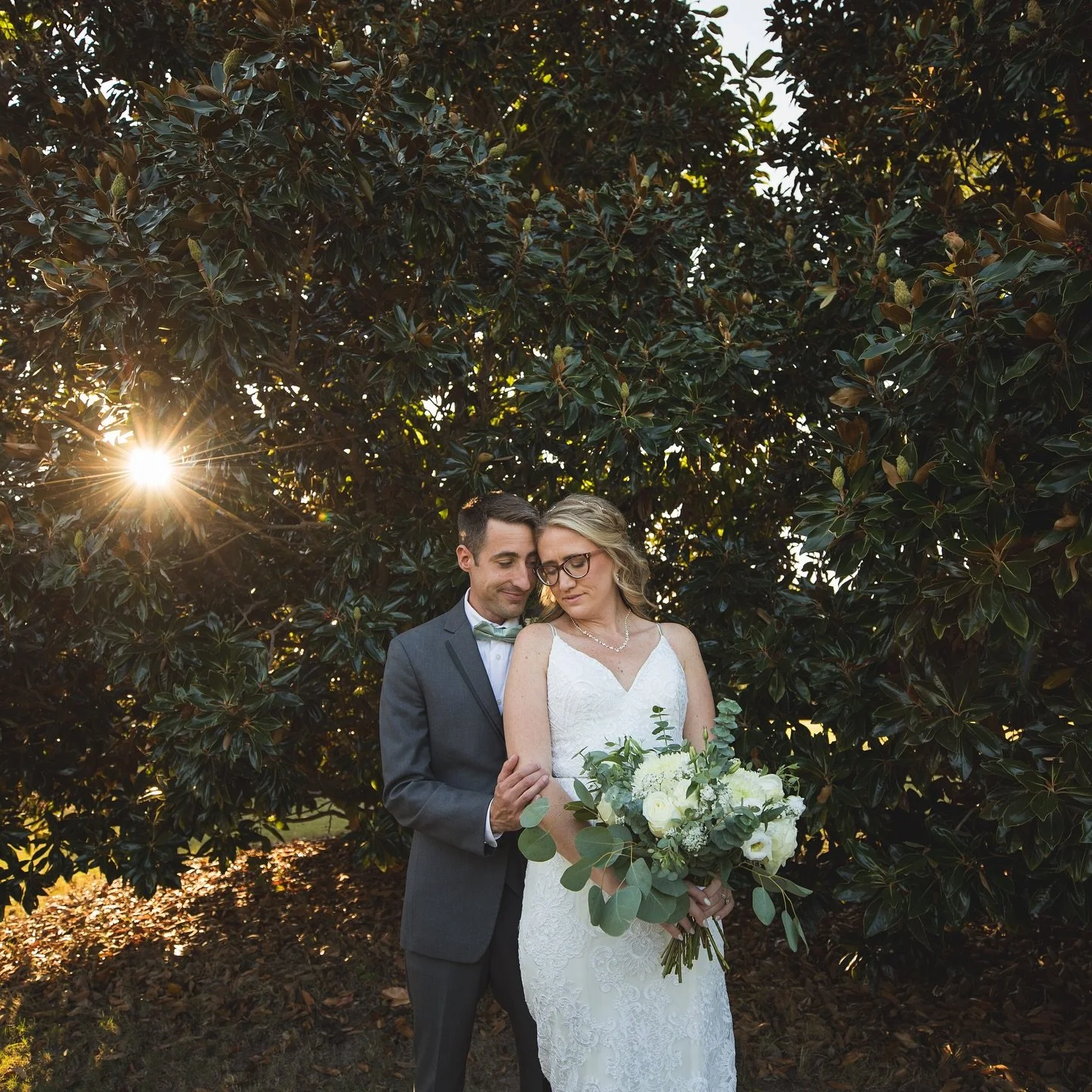 Capturing Becca &amp; Ryan&rsquo;s wedding at The Loblolly Estate Home was nothing short of magical! 🍂✨ The fall weather was perfect, the sunset was absolutely epic, and the location right on the water made for the most stunning backdrop. As neighbo