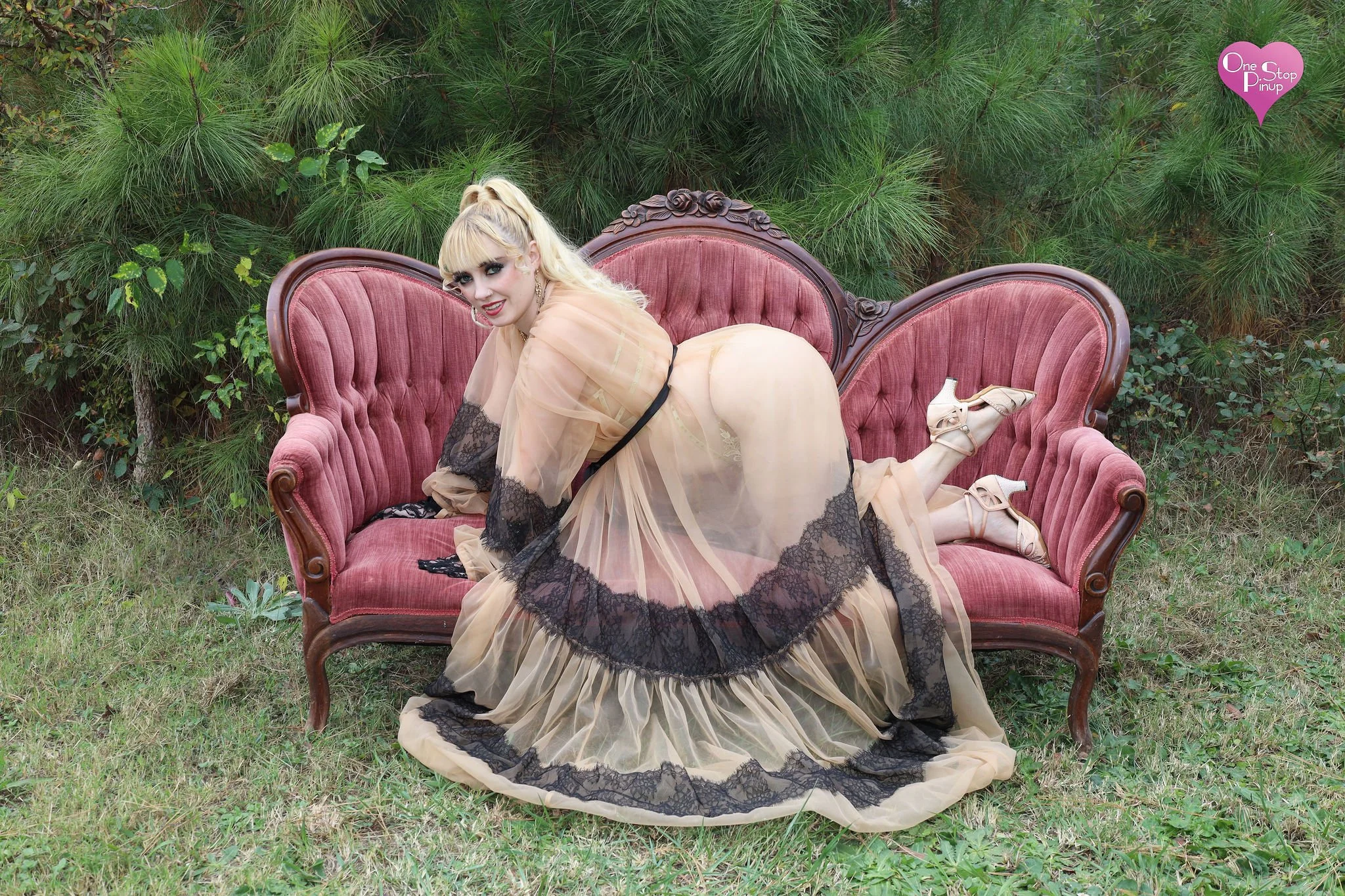 Scarlet Starlet-One Stop Pinup.jpg