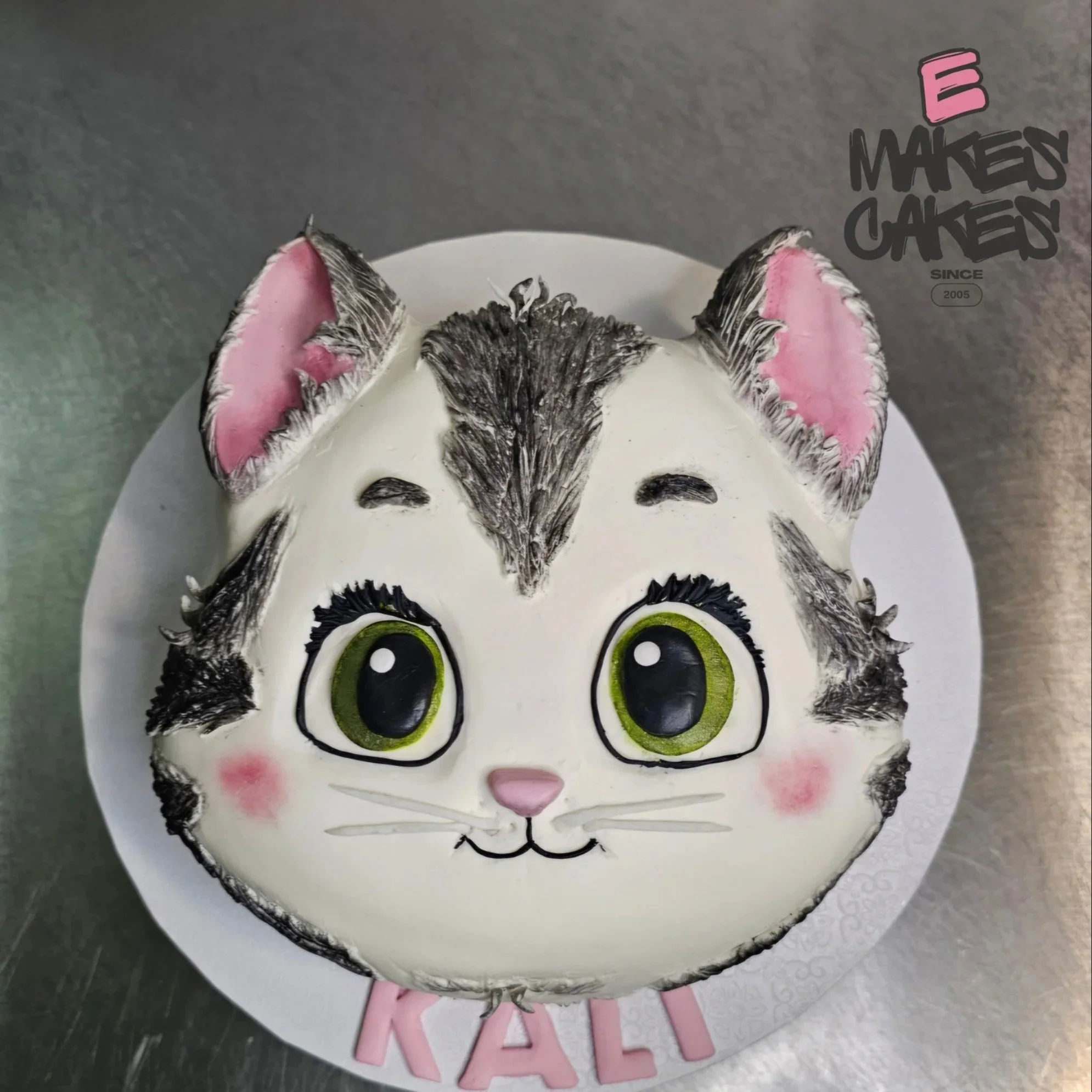 Sculpted Cat face cake, E Makes Cakes