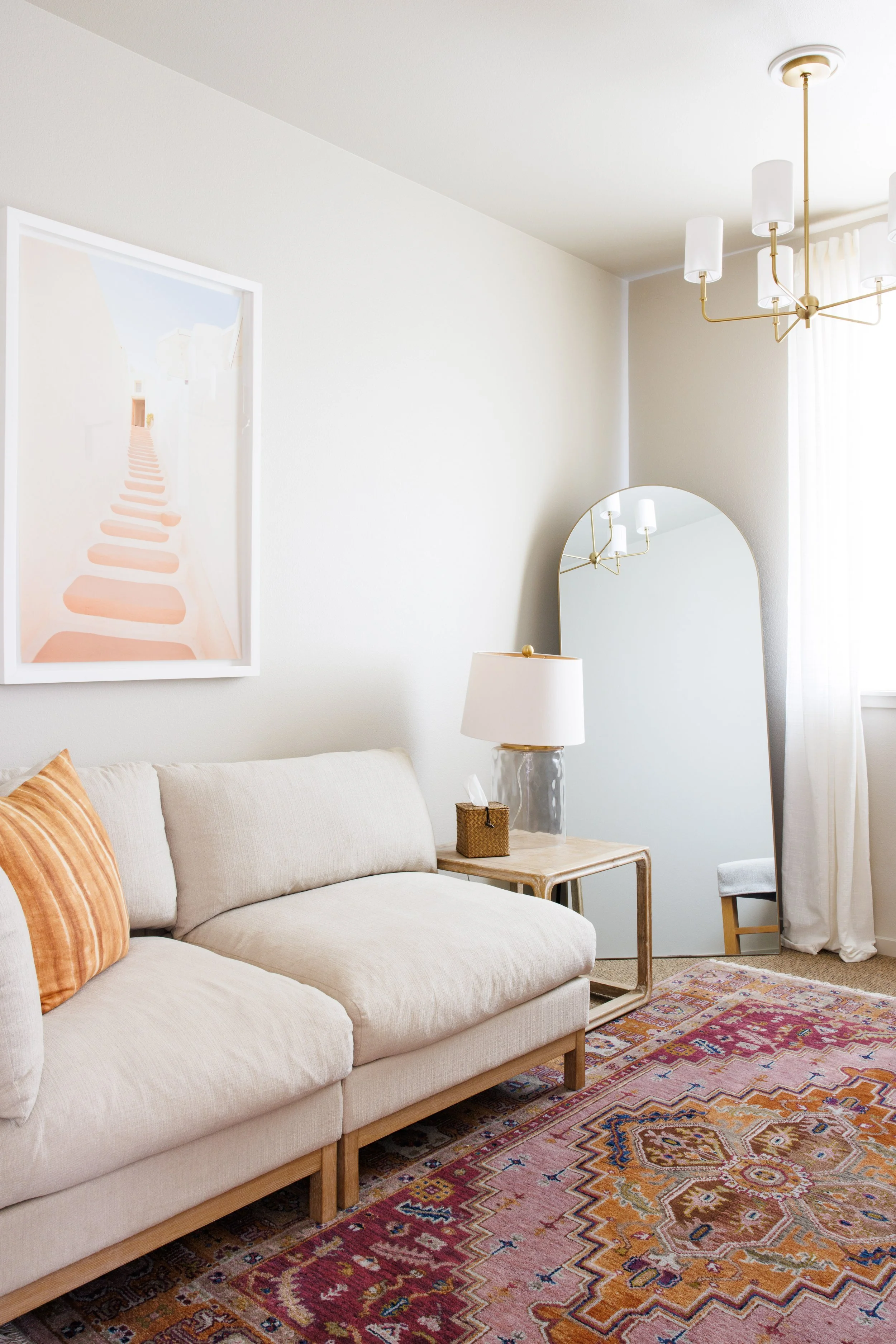 Prepare for your big moment in style. The Westport’s private dressing suite features expansive space for your beauty team and catering, located right in the heart of downtown Chico.