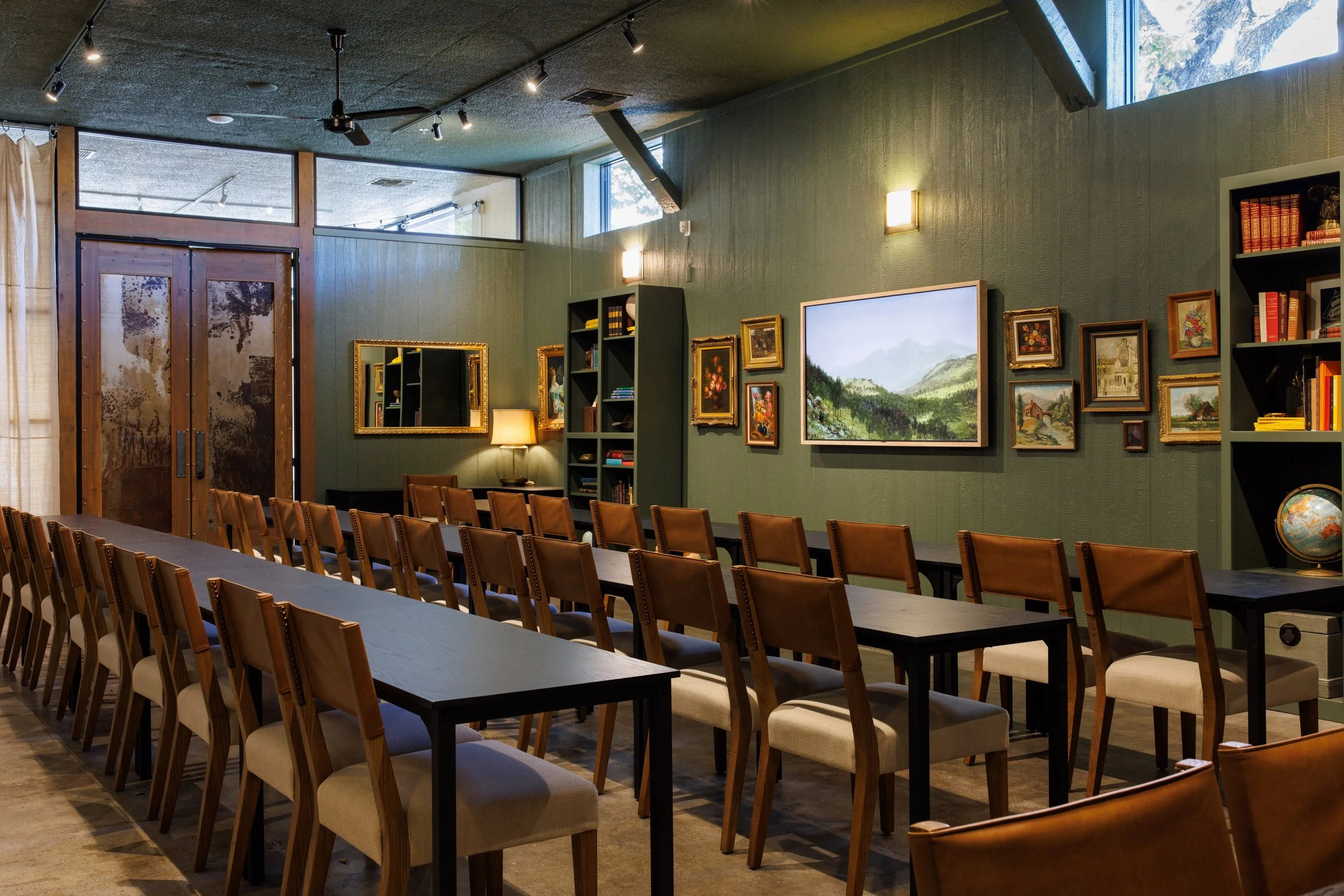 Inspire your team in The Library, a curated 730-square-foot workshop space at The Westport. Located in the heart of Downtown Chico, this creative environment is designed for productivity, making it the perfect backdrop for your next off-site meeting 