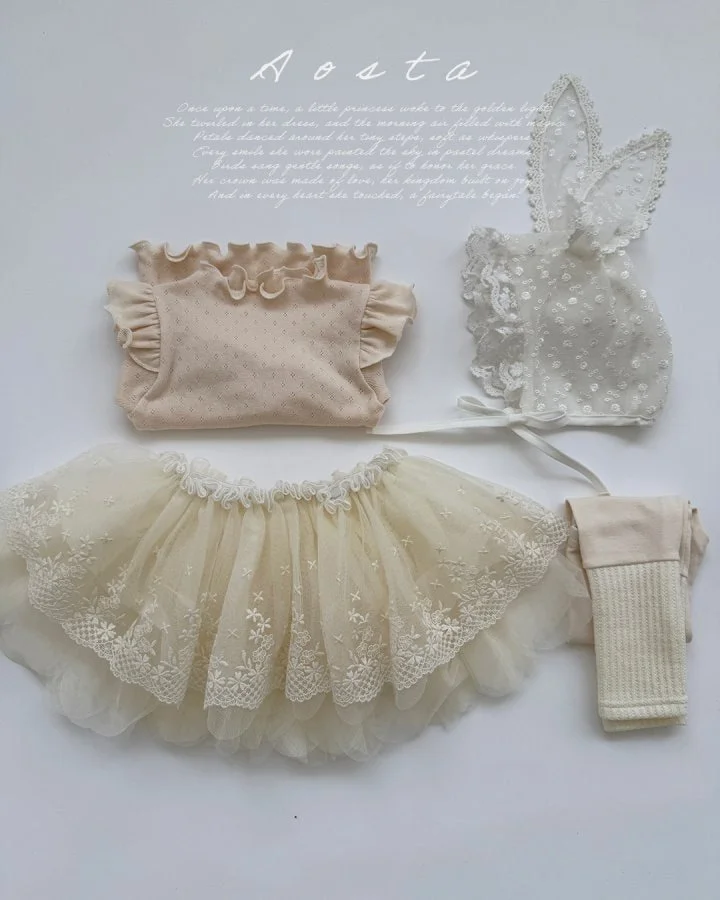 bonnet and lace skirt set.jpg