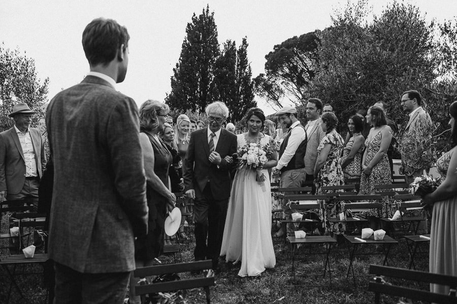 hochzeitsfotograf-italien-toskana-arrezzo-tuscany-wedding-planer-free-elopement-hochzeit-paar-hochzeitsfotograf-braut-00044.jpg