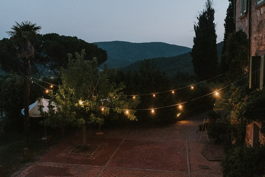 hochzeitsfotograf-italien-toskana-arrezzo-tuscany-wedding-planer-free-elopement-hochzeit-paar-hochzeitsfotograf-braut-00121.jpg