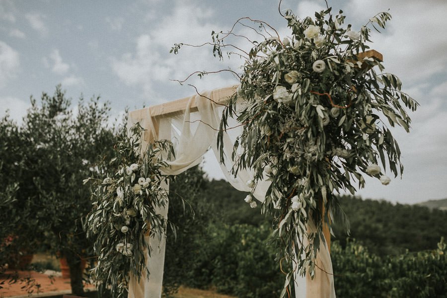 hochzeitsfotograf-italien-toskana-arrezzo-tuscany-wedding-planer-free-elopement-hochzeit-paar-hochzeitsfotograf-braut-00042.jpg