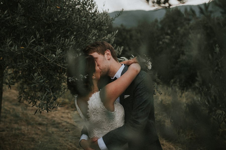 hochzeitsfotograf-italien-toskana-arrezzo-tuscany-wedding-planer-free-elopement-hochzeit-paar-hochzeitsfotograf-braut-00100.jpg