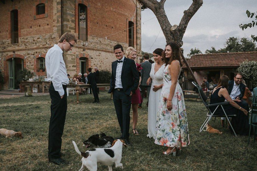 hochzeitsfotograf-italien-toskana-arrezzo-tuscany-wedding-planer-free-elopement-hochzeit-paar-hochzeitsfotograf-braut-00120.jpg