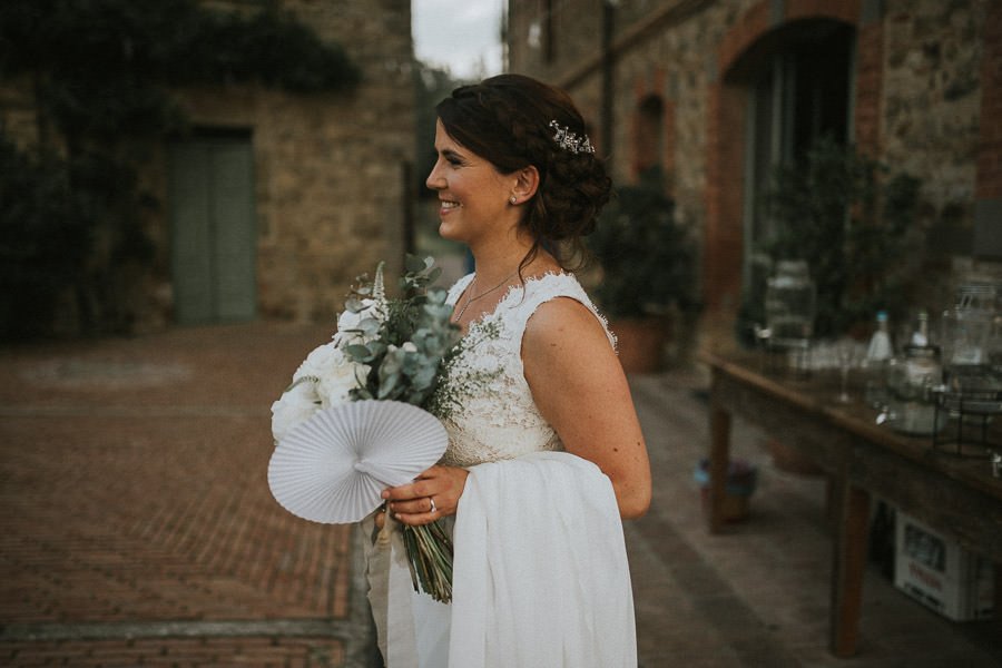 hochzeitsfotograf-italien-toskana-arrezzo-tuscany-wedding-planer-free-elopement-hochzeit-paar-hochzeitsfotograf-braut-00076.jpg