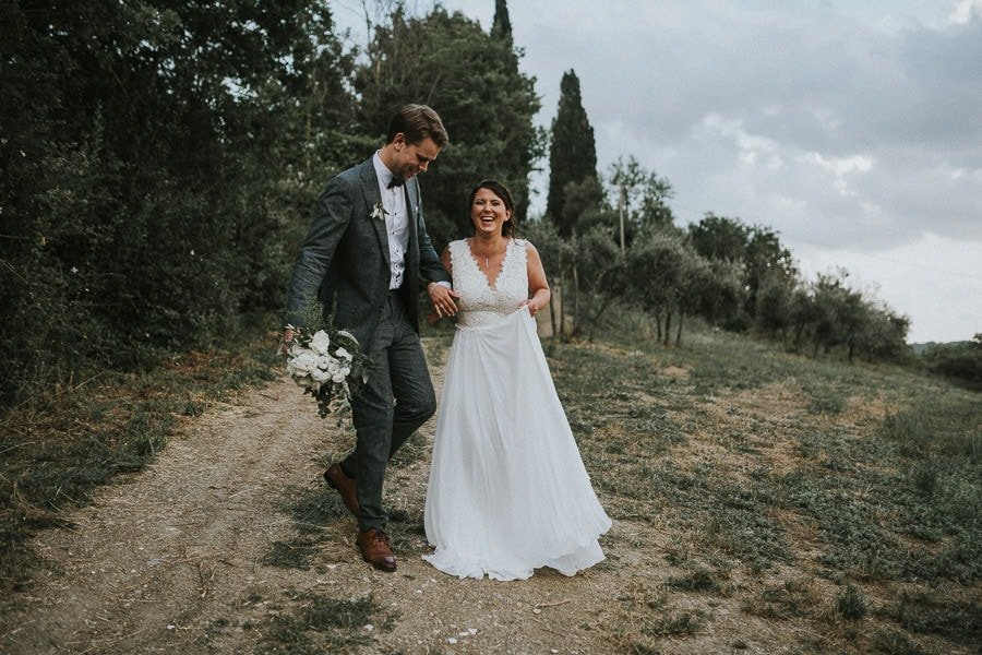 hochzeitsfotograf-italien-toskana-arrezzo-tuscany-wedding-planer-free-elopement-hochzeit-paar-hochzeitsfotograf-braut-00086.jpg