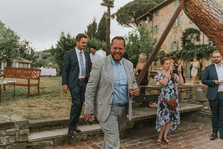 hochzeitsfotograf-italien-toskana-arrezzo-tuscany-wedding-planer-free-elopement-hochzeit-paar-hochzeitsfotograf-braut-00062.jpg