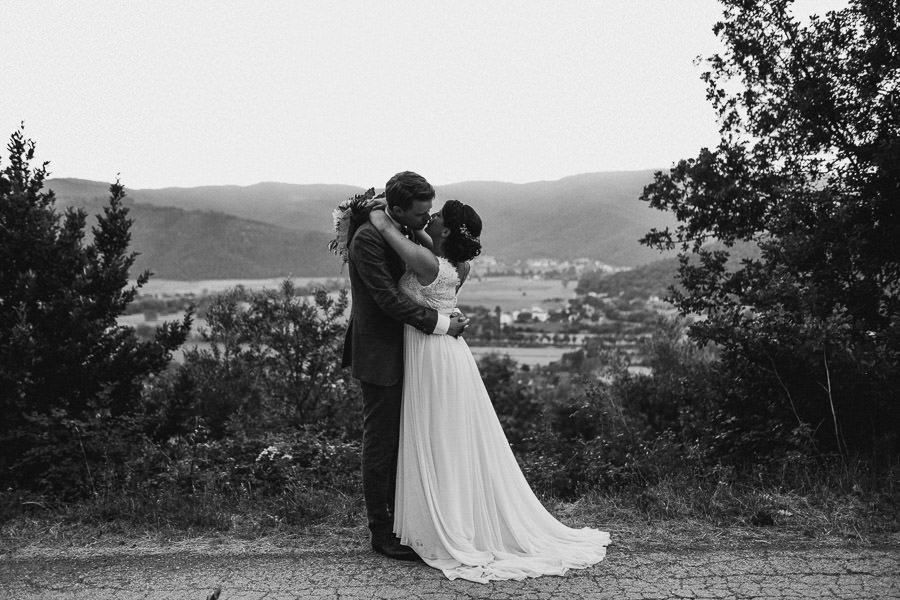 hochzeitsfotograf-italien-toskana-arrezzo-tuscany-wedding-planer-free-elopement-hochzeit-paar-hochzeitsfotograf-braut-00080.jpg