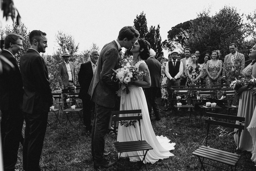hochzeitsfotograf-italien-toskana-arrezzo-tuscany-wedding-planer-free-elopement-hochzeit-paar-hochzeitsfotograf-braut-00046.jpg