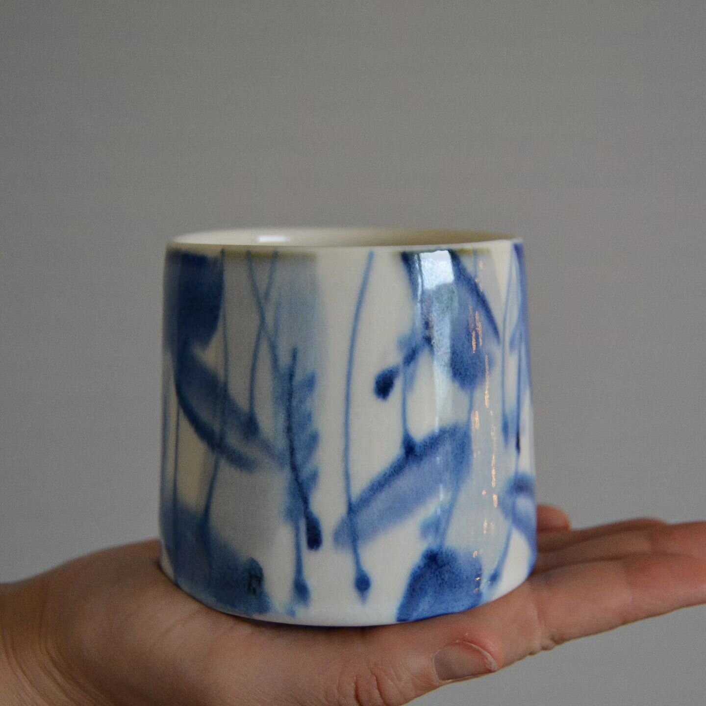 Hi folks! Hope you've all had a good day. Here is another, more bespoke porcelain pot. Love how the decoration bleeds with the glaze to make it look out of focus.