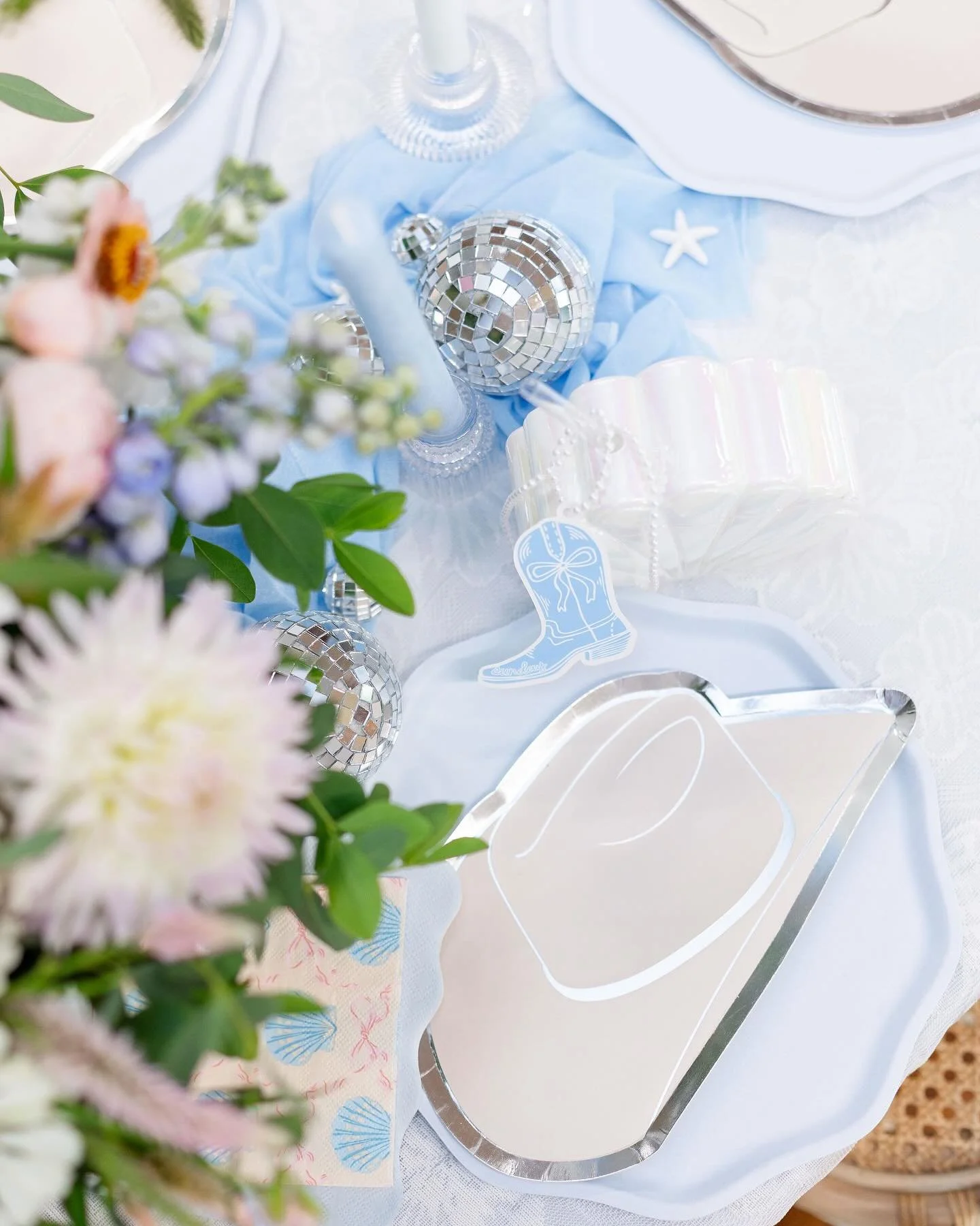 It&rsquo;s the little details that make the biggest statement. These custom cowgirl boot tags doubled as place settings and added the sweetest personal touch to the table. Because no seat should ever be just a seat. 💙 #DetailsMatter #PartyDesignMagi