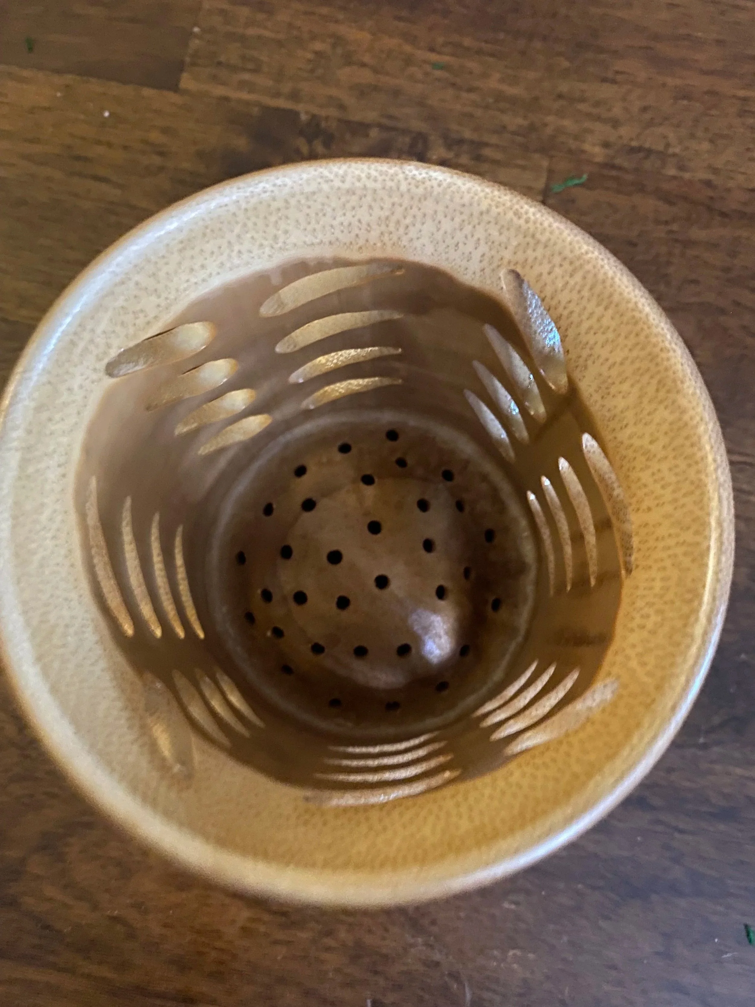Bamboo-Pots-on-wooden-table.jpg