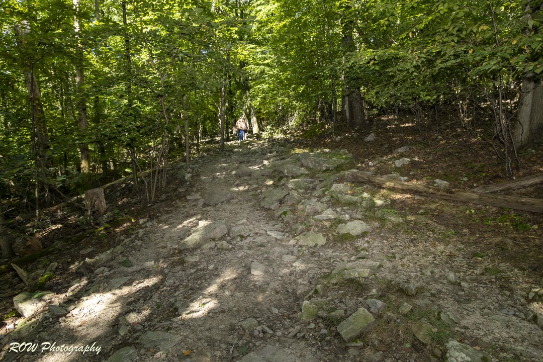 The rocks up to North Lookout-1.jpg