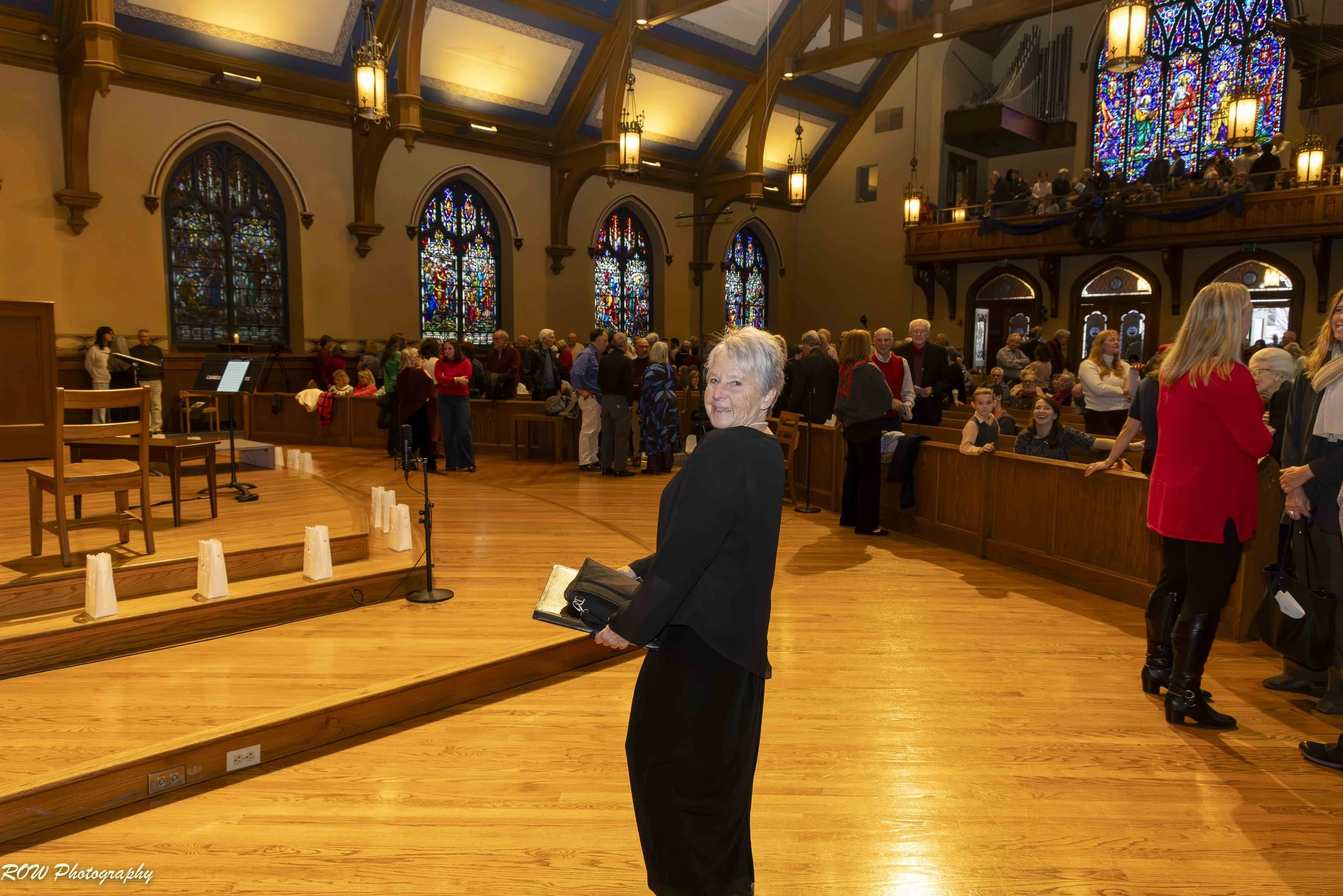 Lynn Working the Crowd