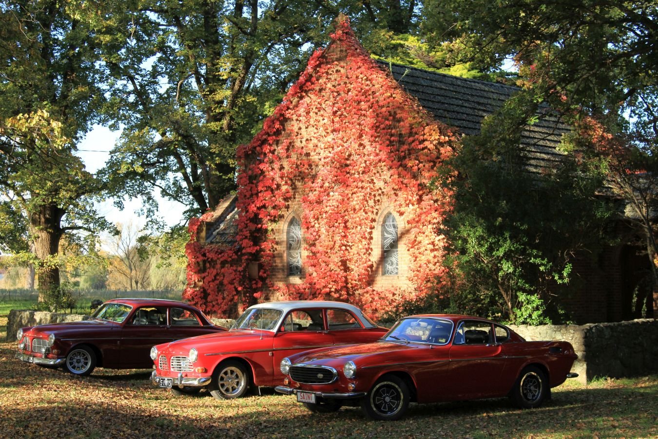 2011 Club Members at Gostwyck Chapel, near Armidale