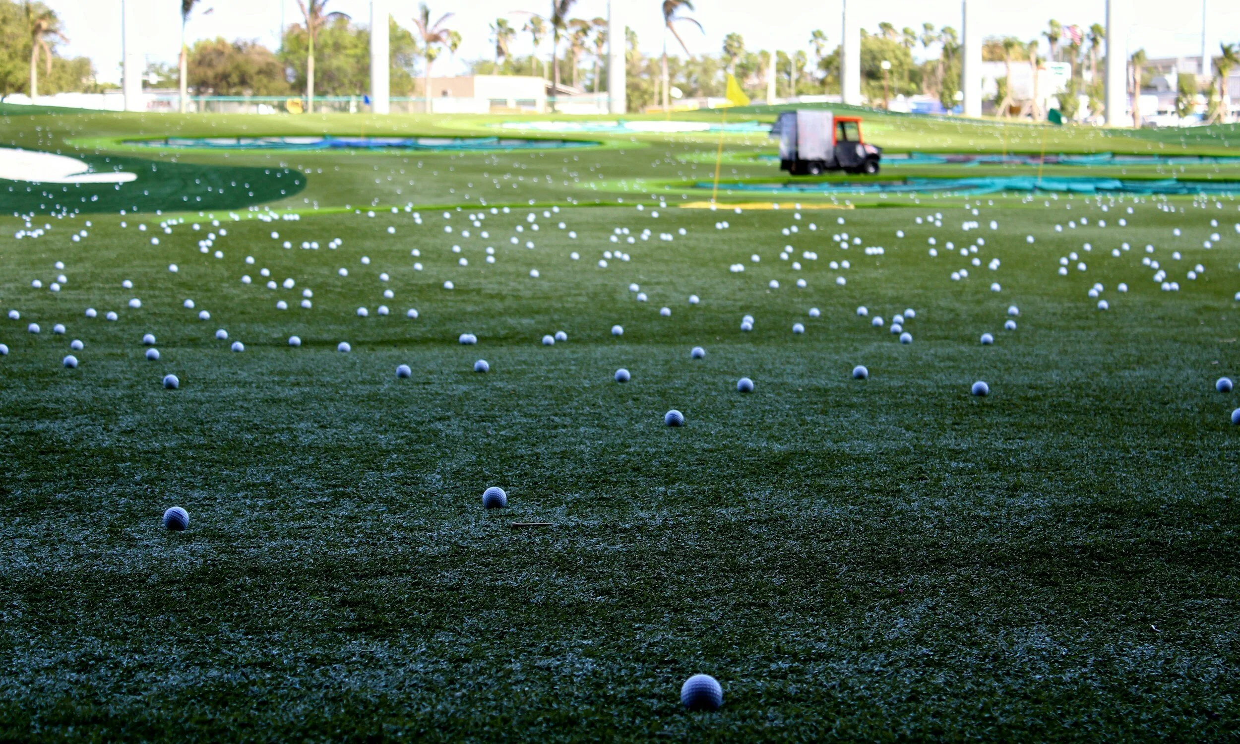 Korea vs. America screen golfing