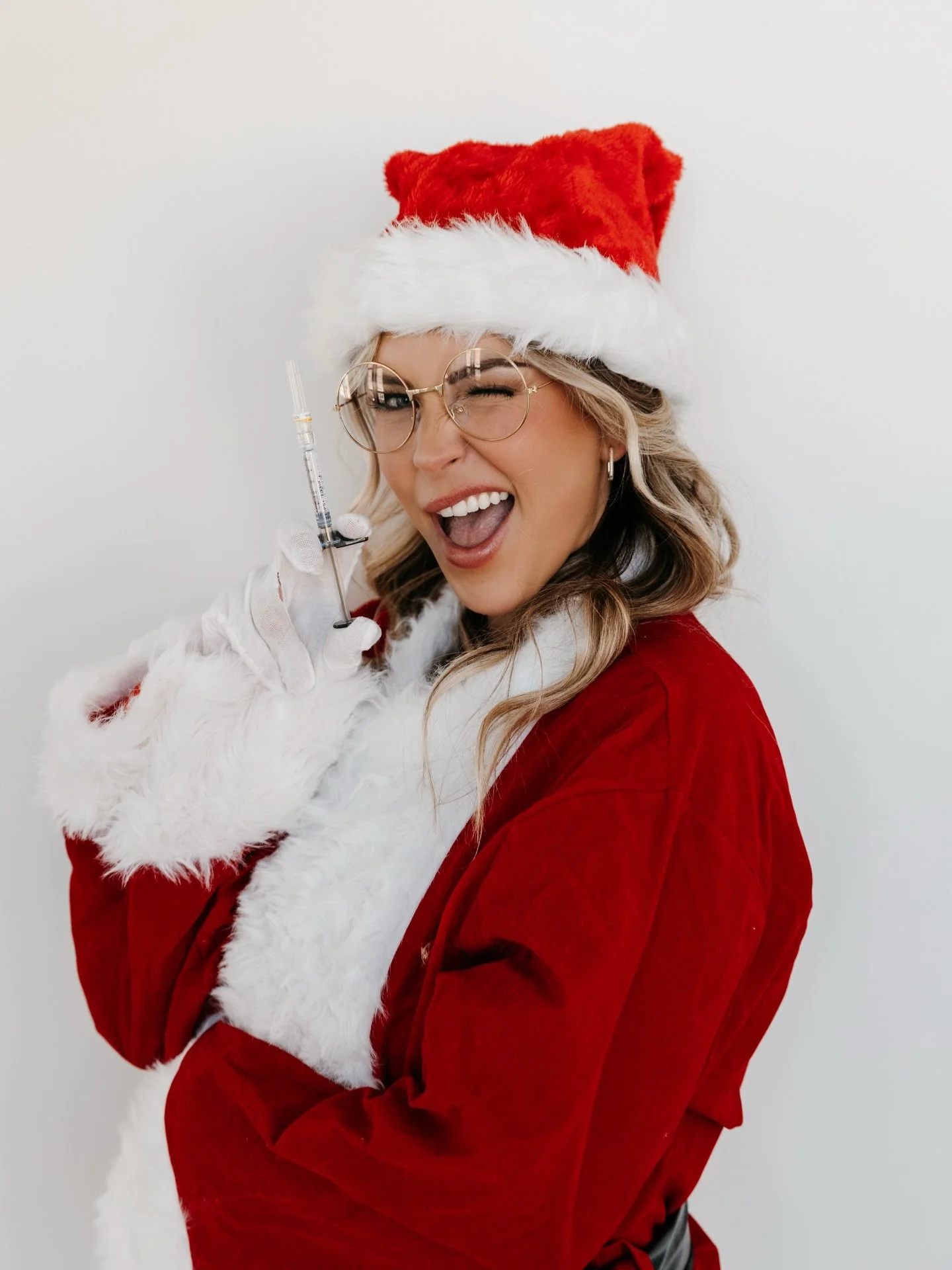 🎅SANTA IS COMING TO TOWN 🎅

If you want your tox fully kicked in, your filler beautifully settled, and that post-treatment microneedling/peel glow by Christmas, this is the week to make it happen ✨

★ Book online at suedeaesthetics.com ★
