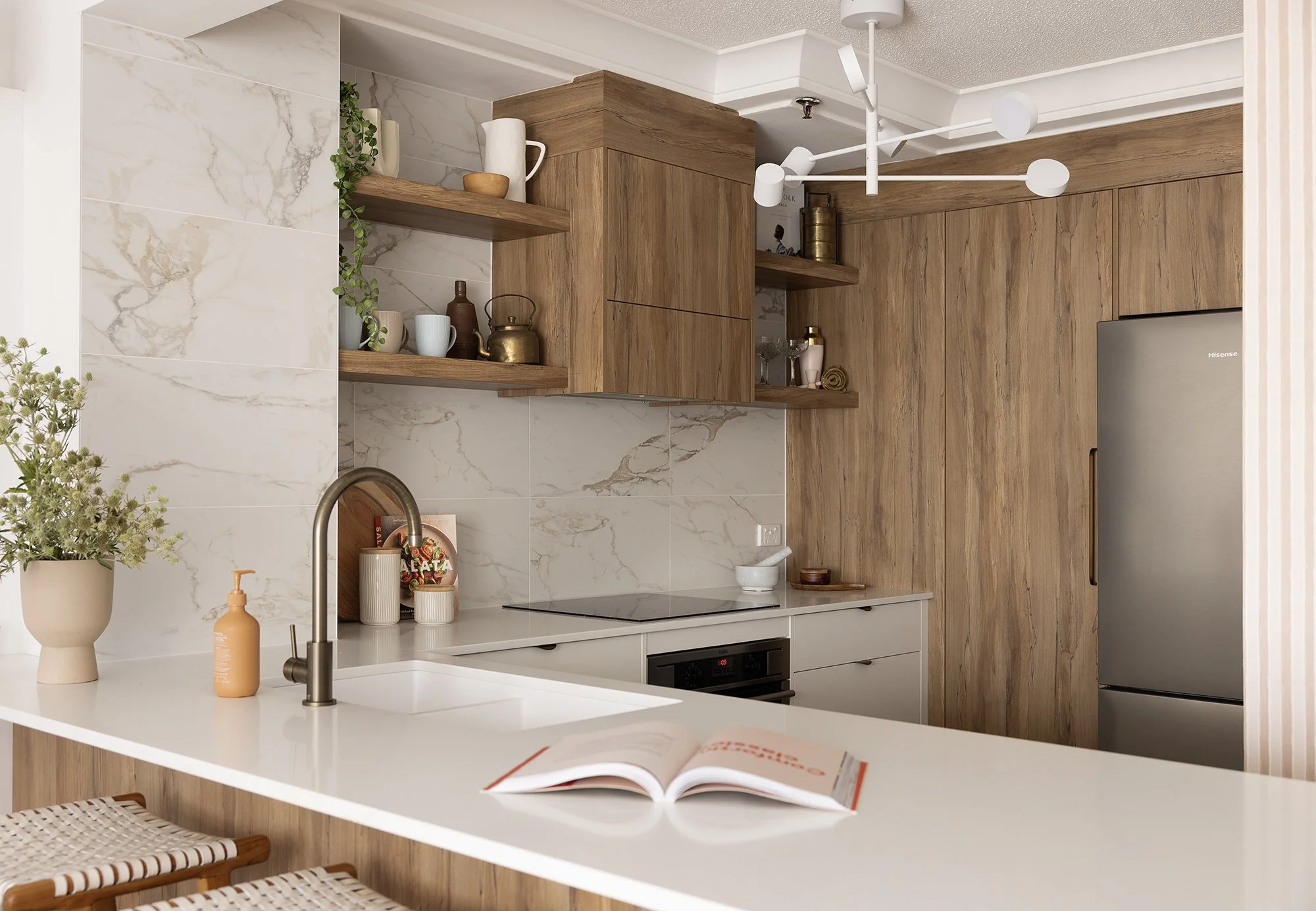 Eskape Burleigh 46 LR.jpg