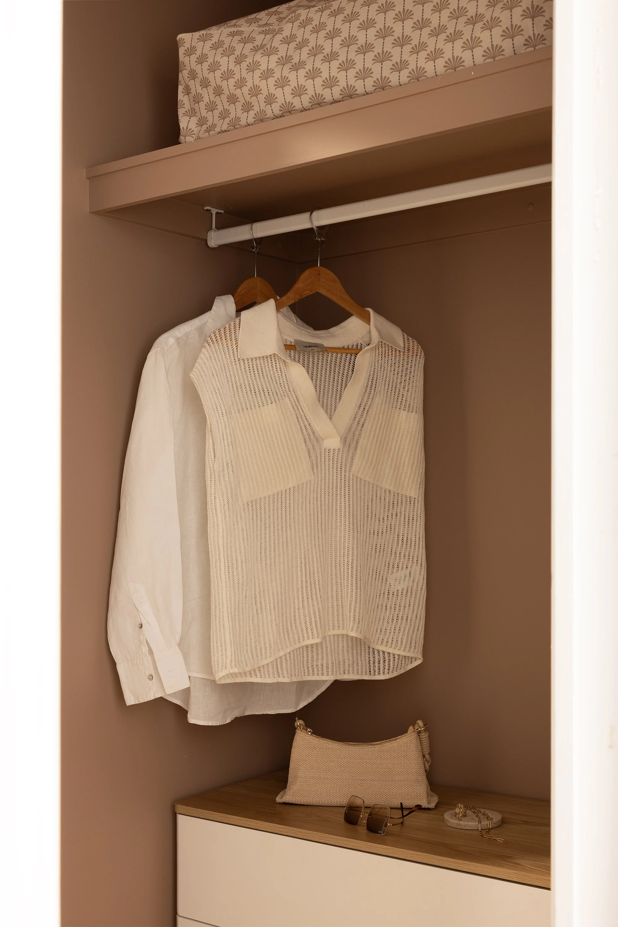 Eskape Burleigh 8 LR.jpg