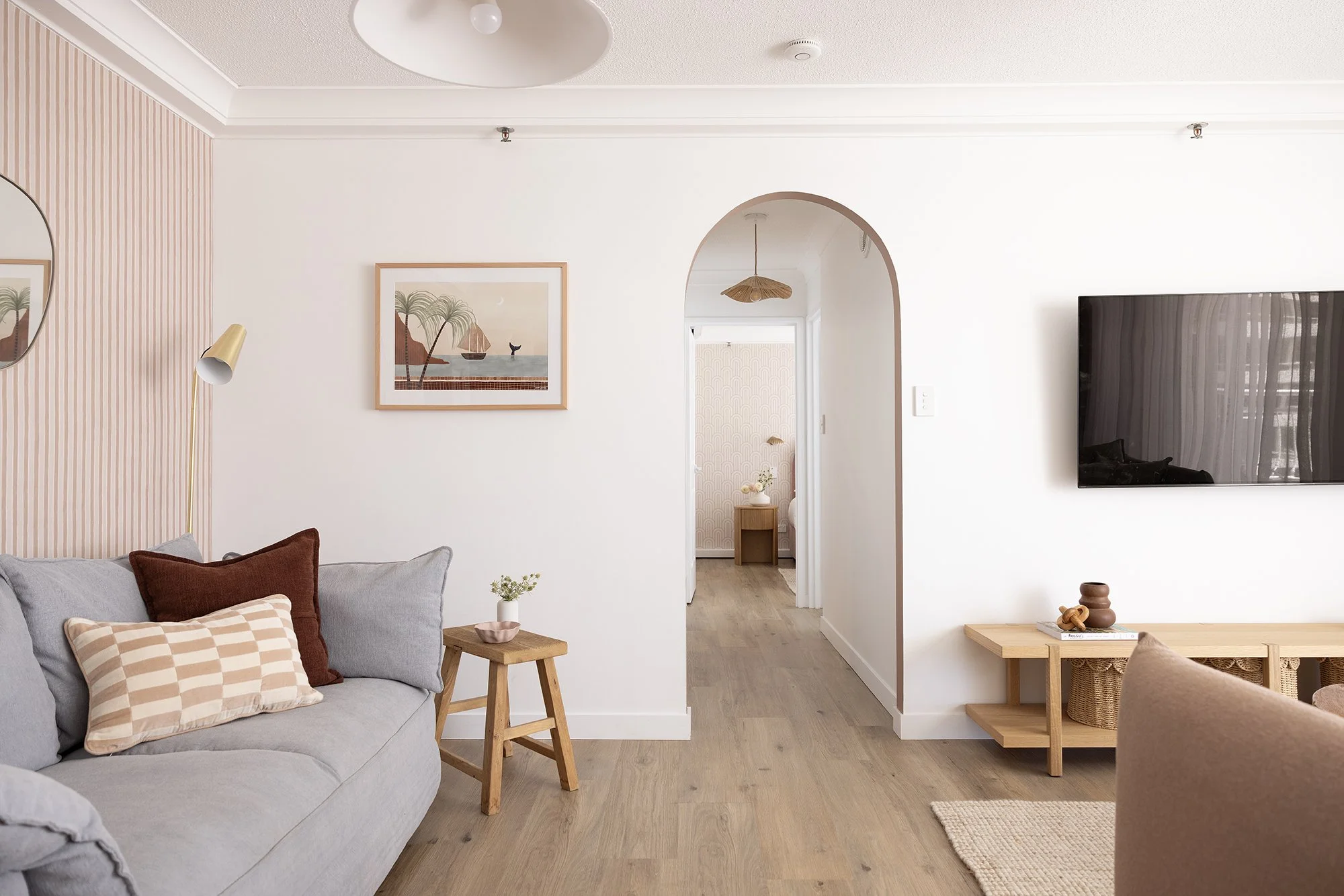 Eskape Burleigh 40 LR.jpg