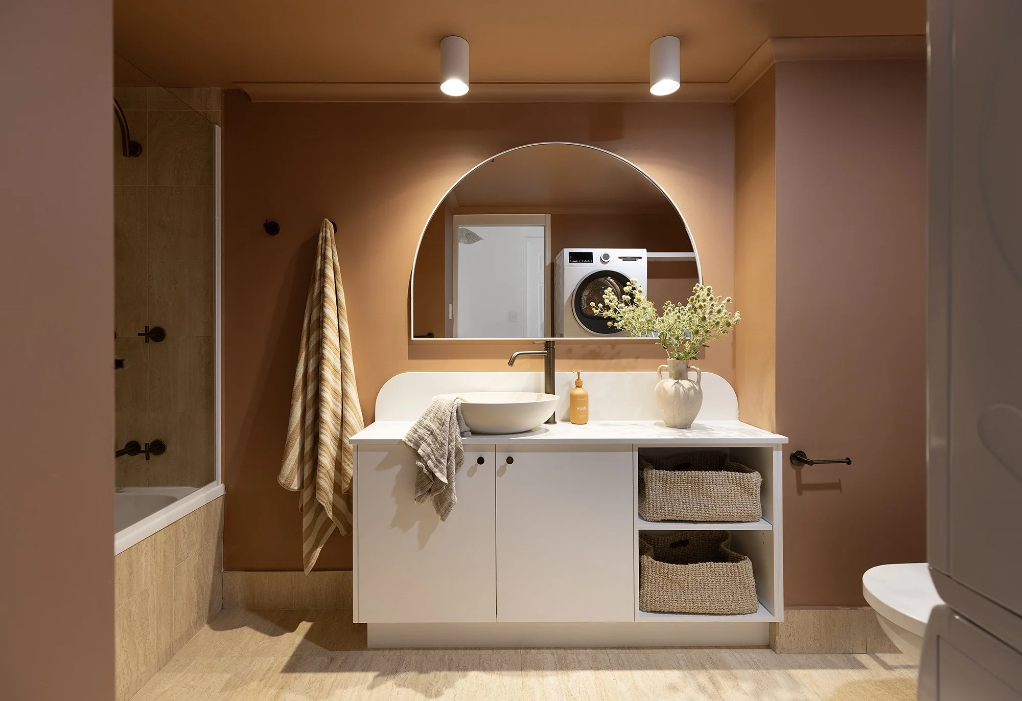 Eskape Burleigh 18 LR.jpg