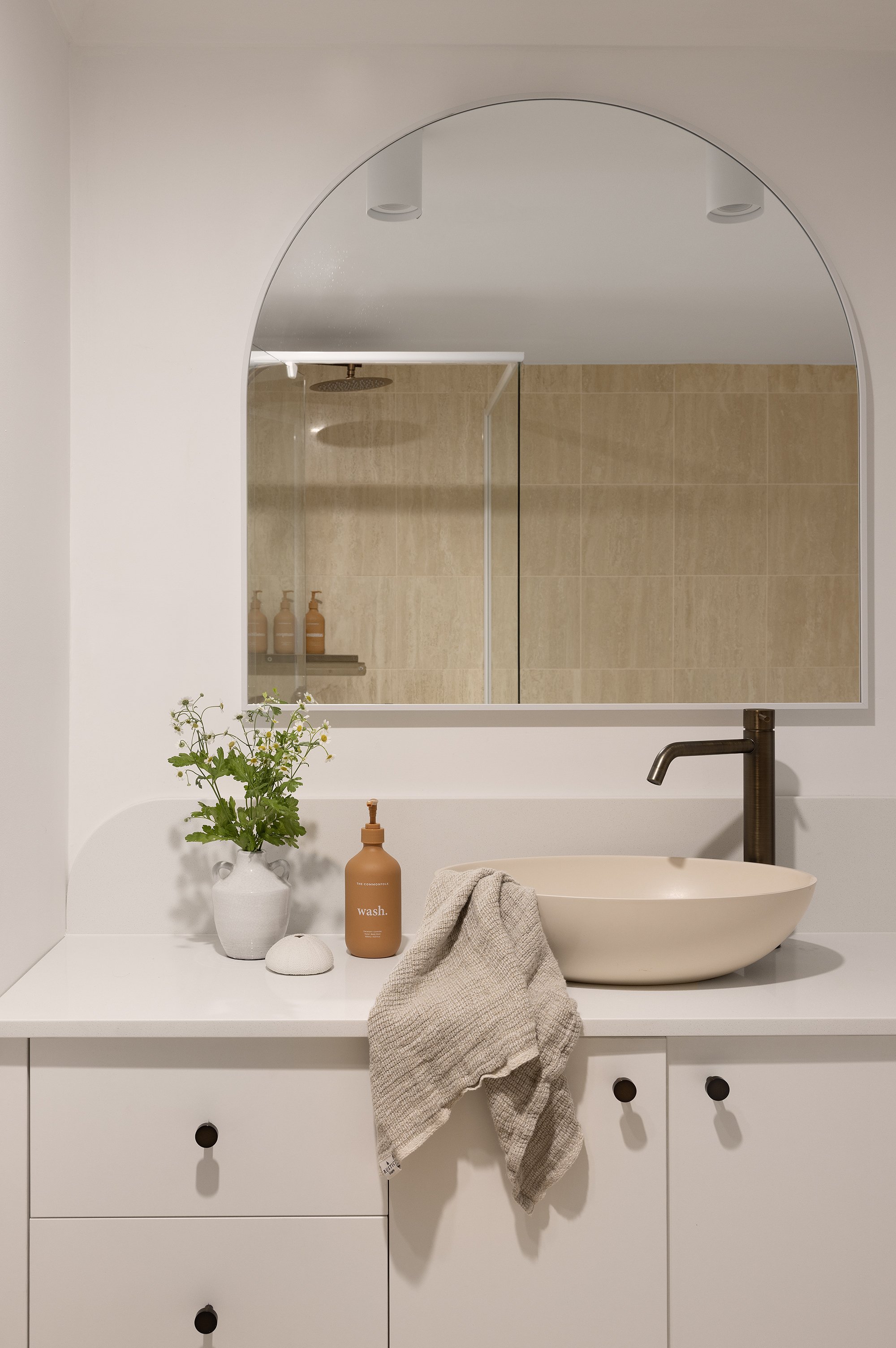 Eskape Burleigh 16 LR.jpg