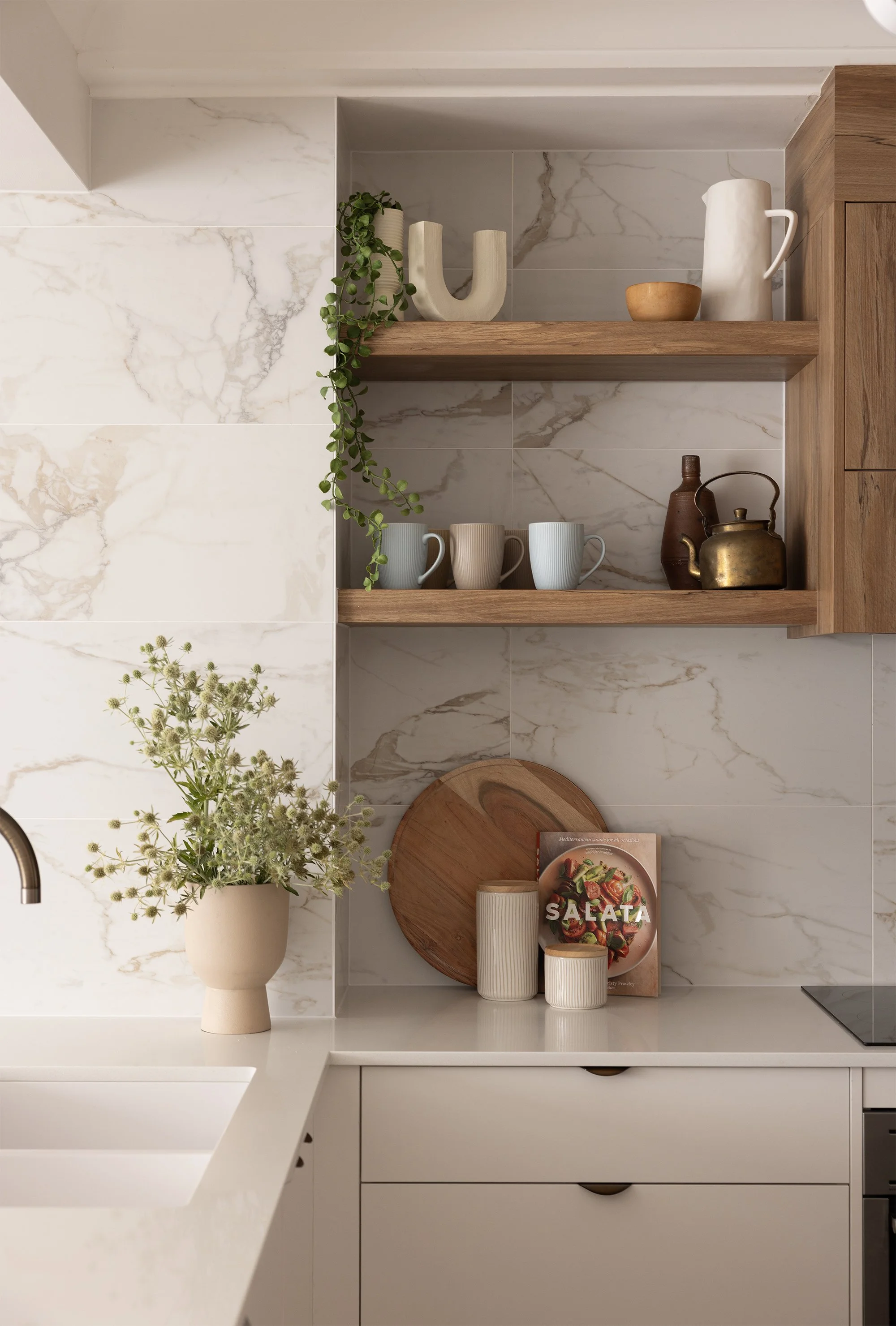 Eskape Burleigh 48 LR.jpg